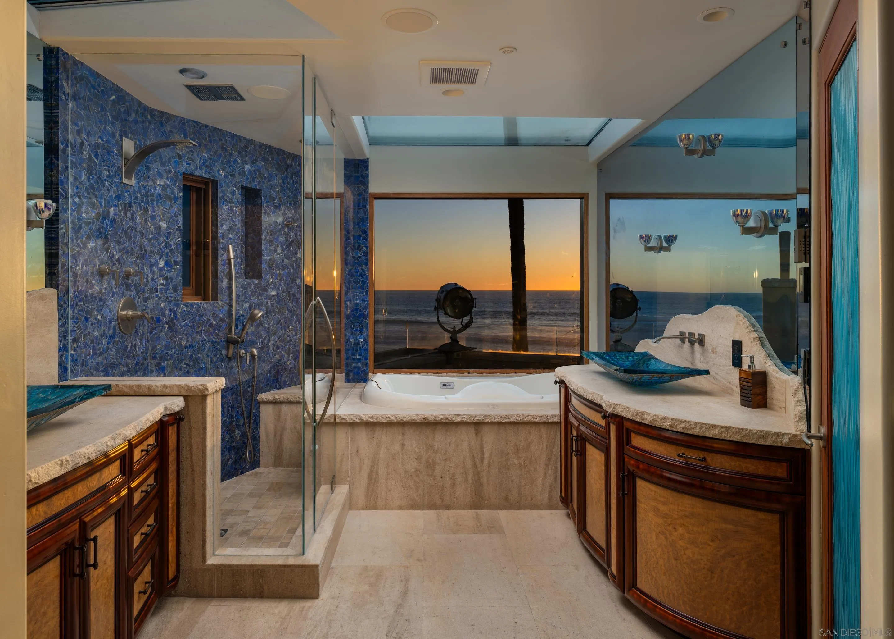 3921 Ocean Front Walk