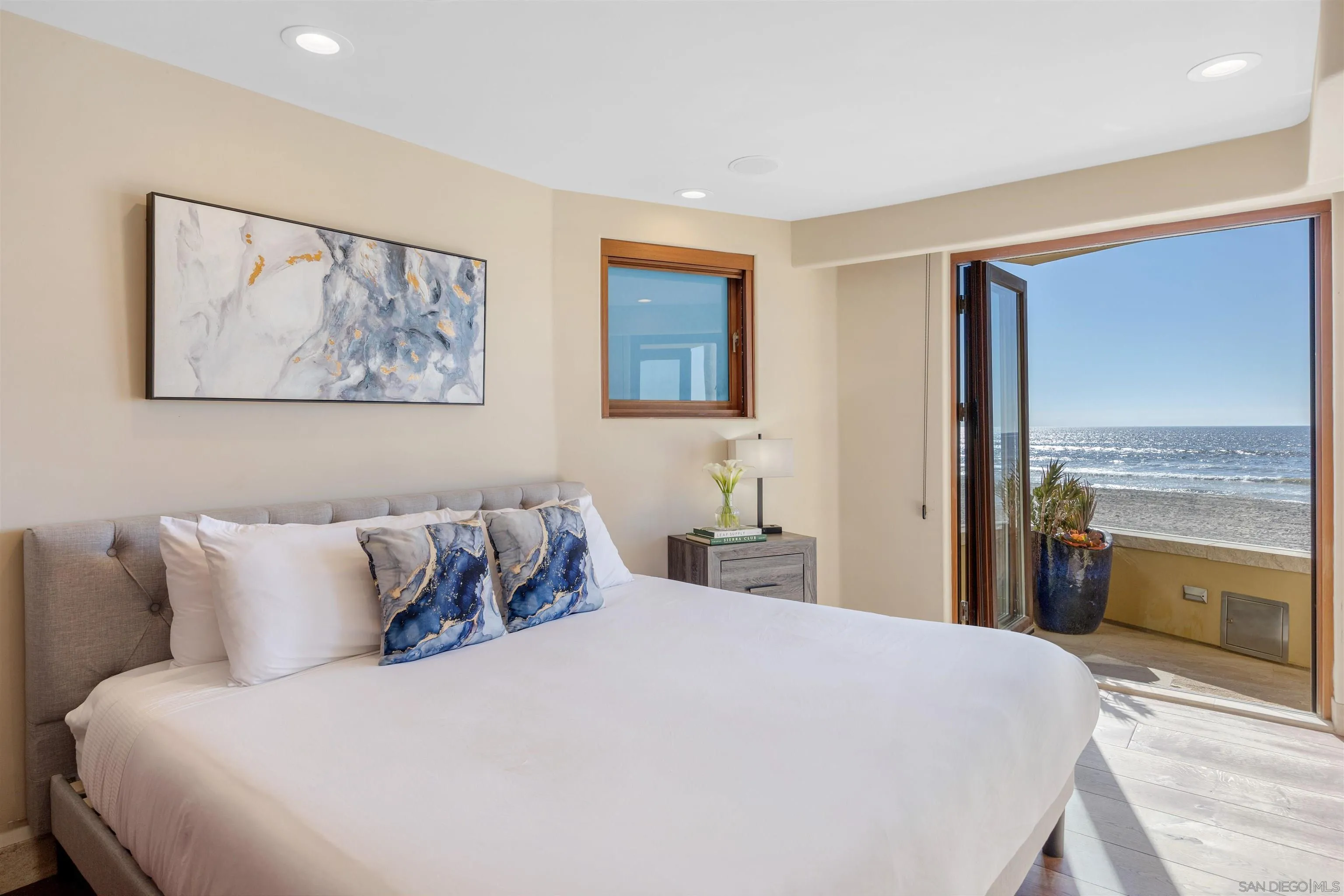 3921 Ocean Front Walk