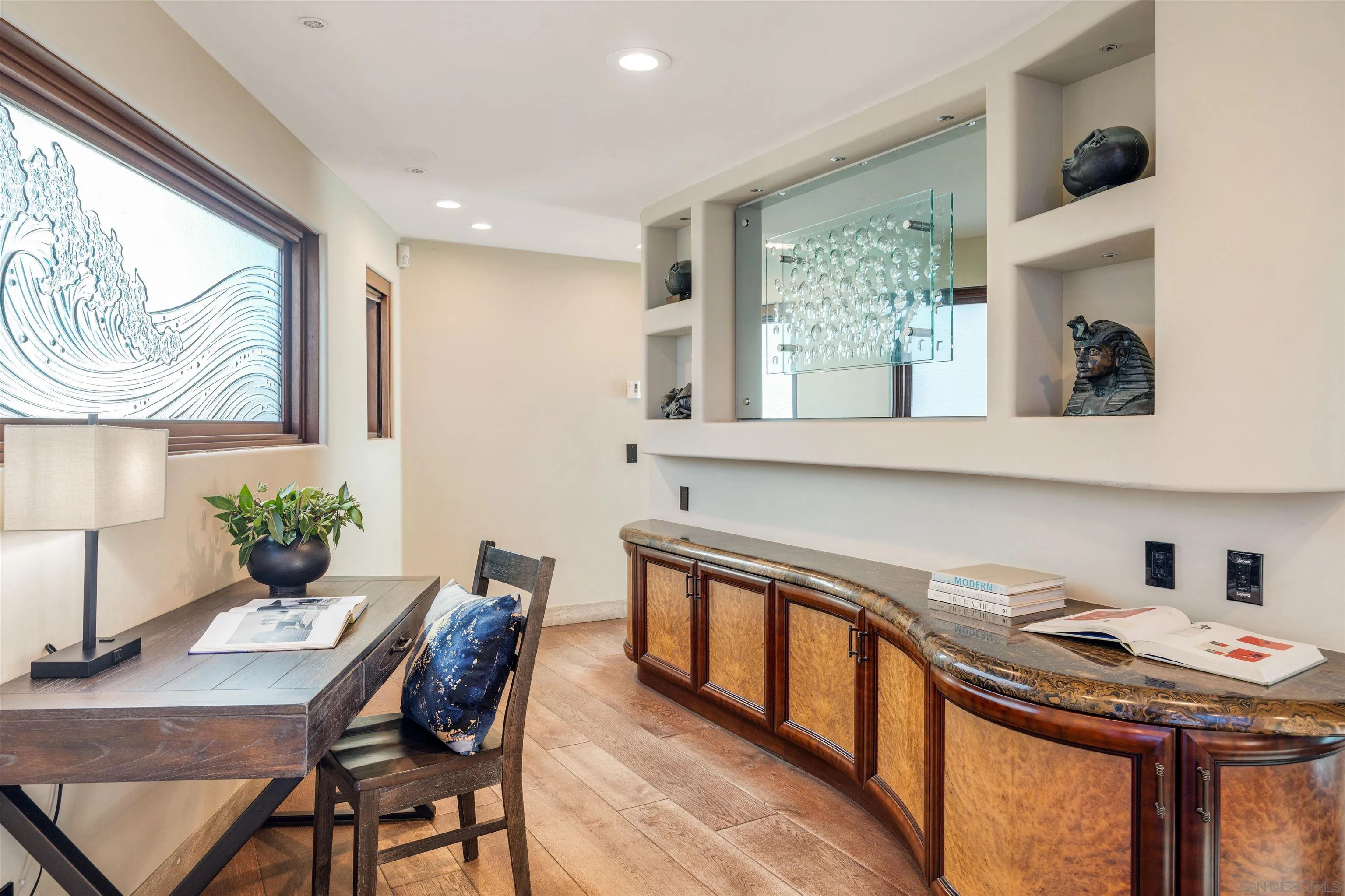 3921 Ocean Front Walk