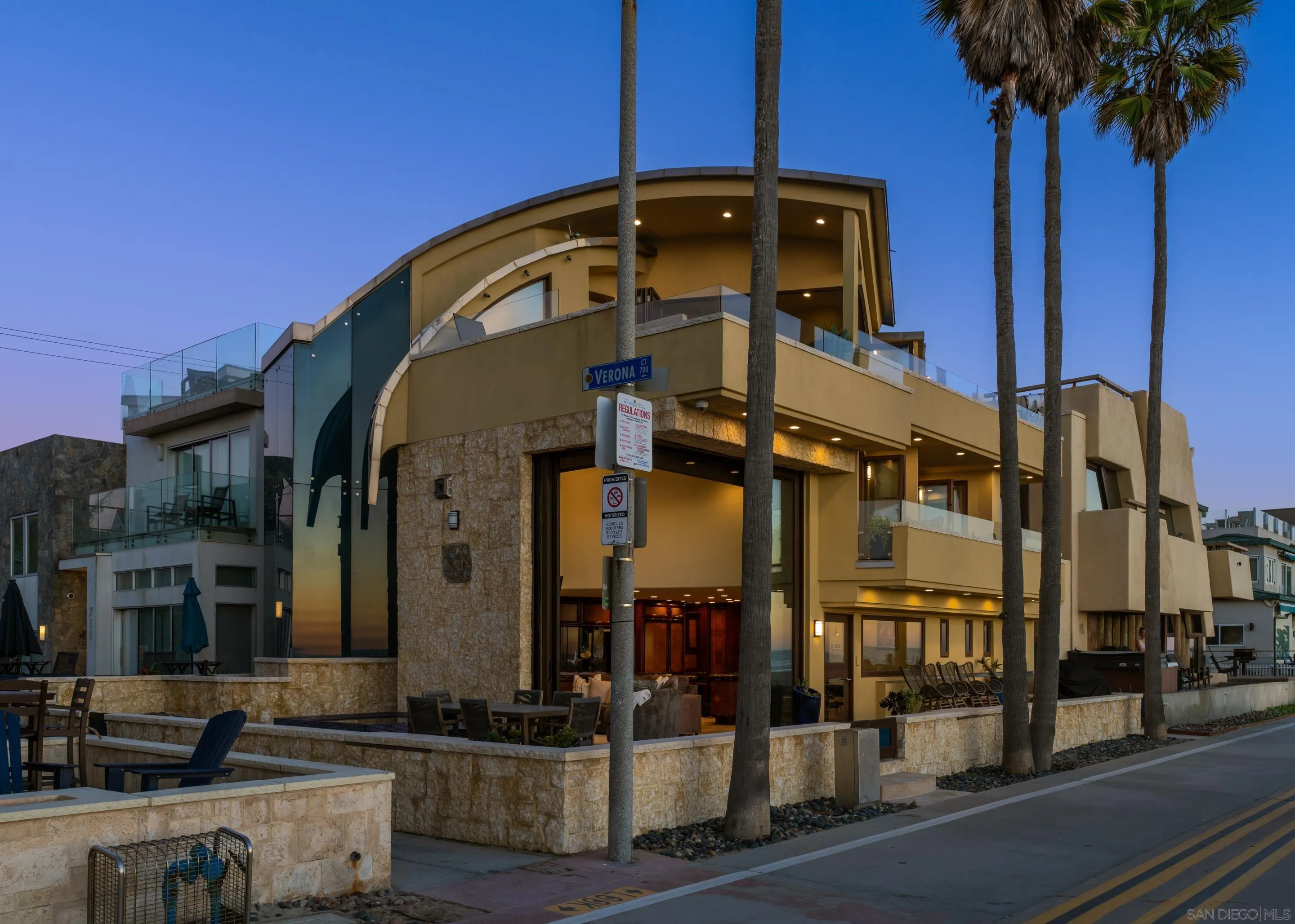 3921 Ocean Front Walk