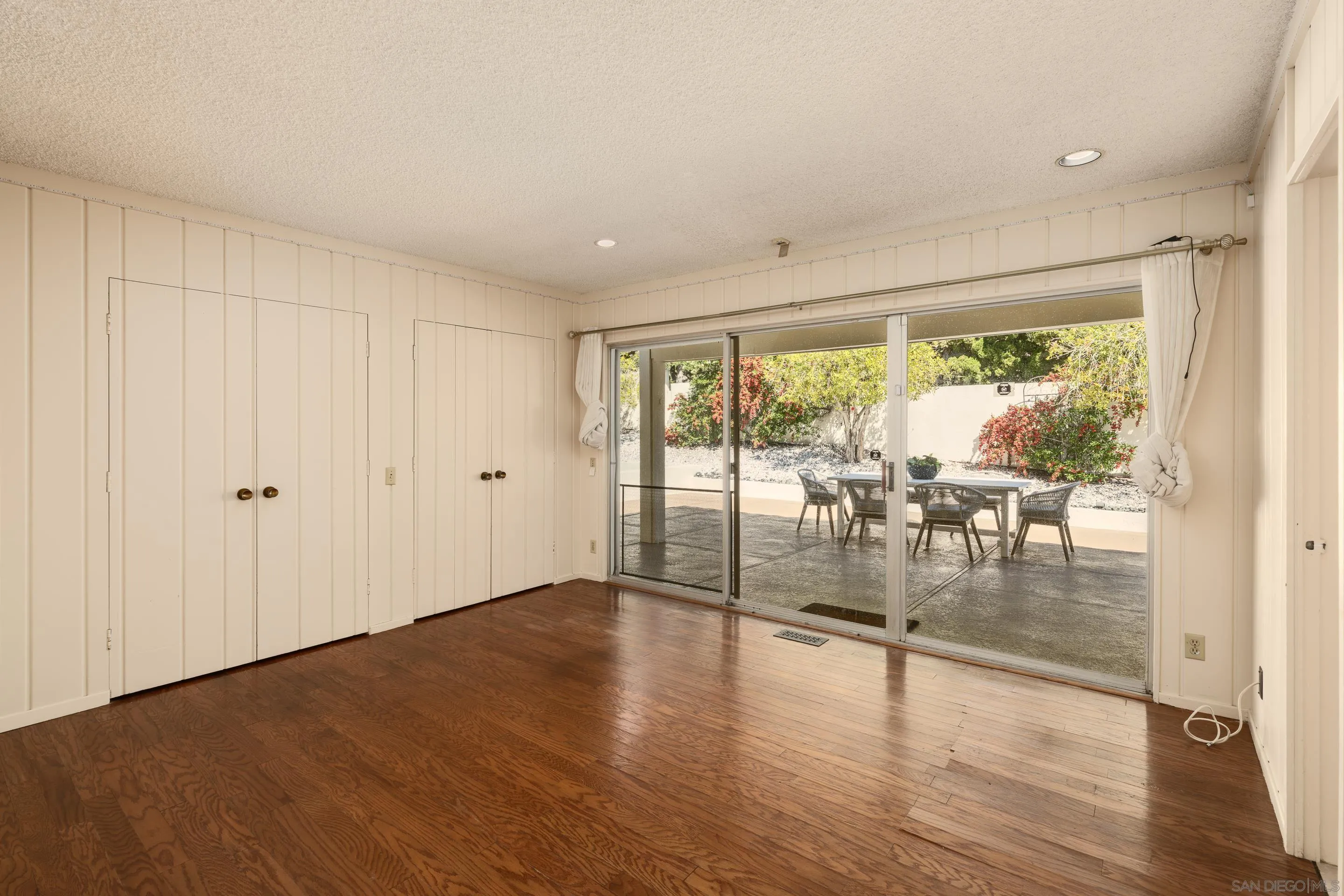 2586 Calle Del Oro