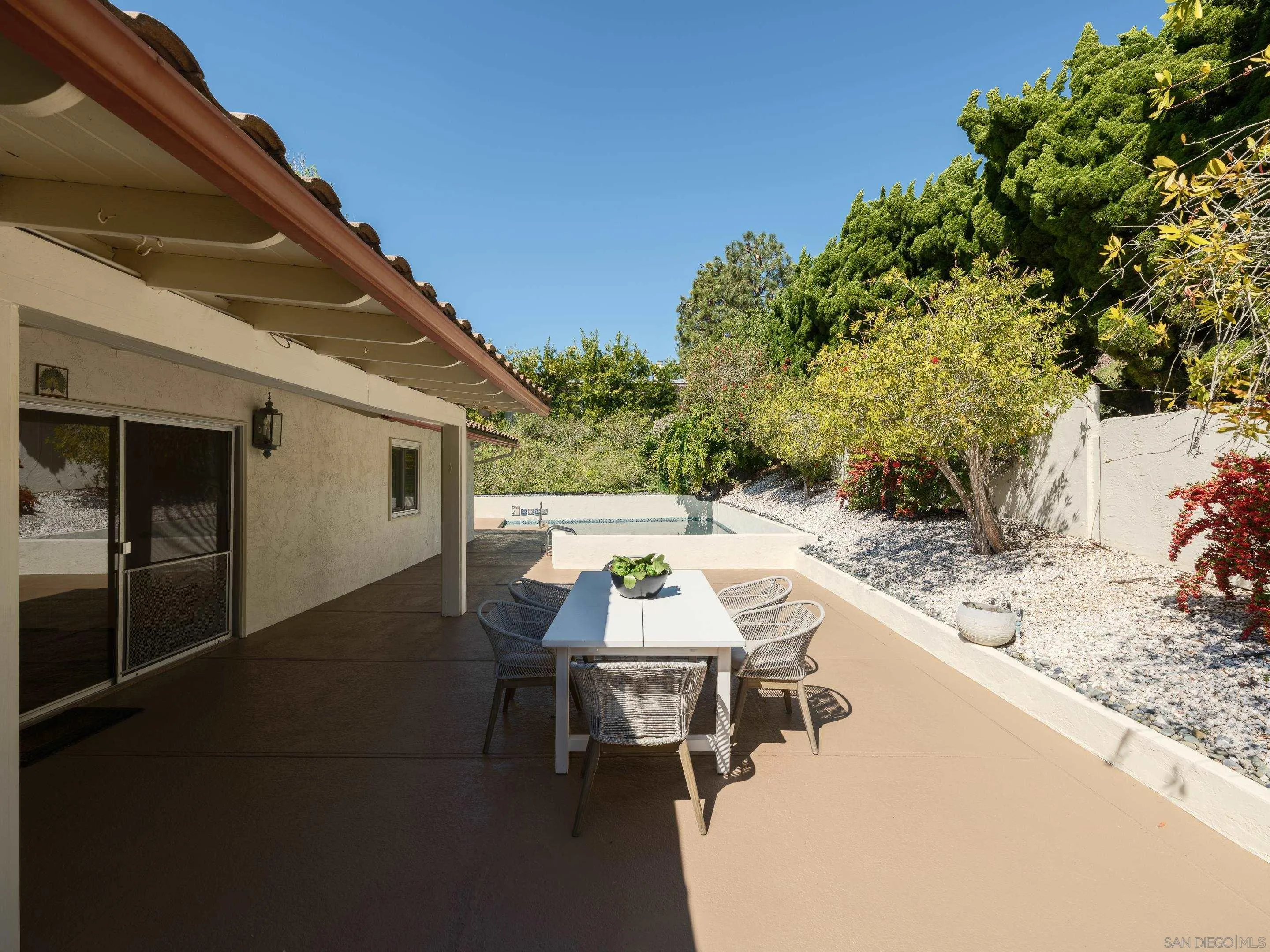 2586 Calle Del Oro