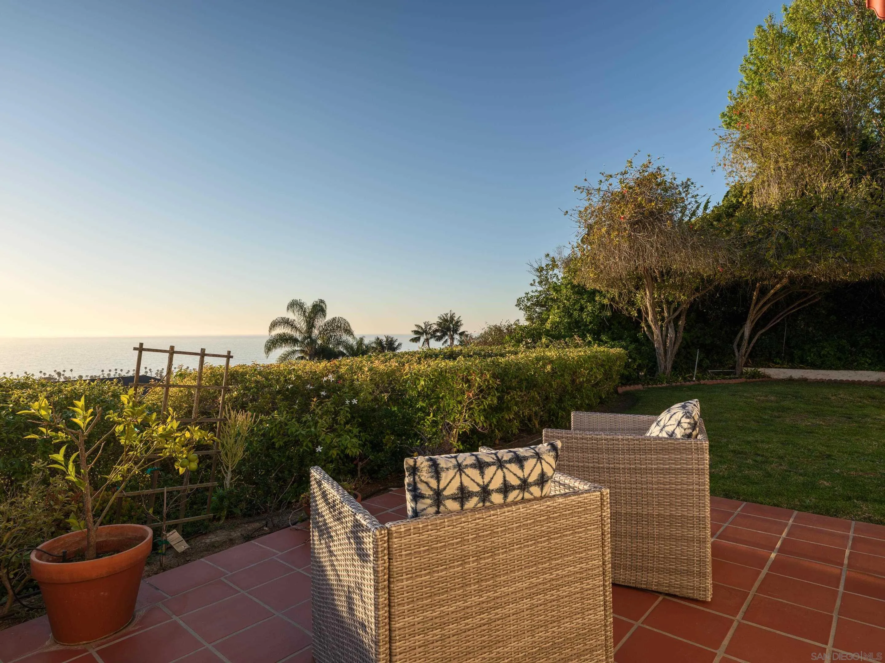 2586 Calle Del Oro