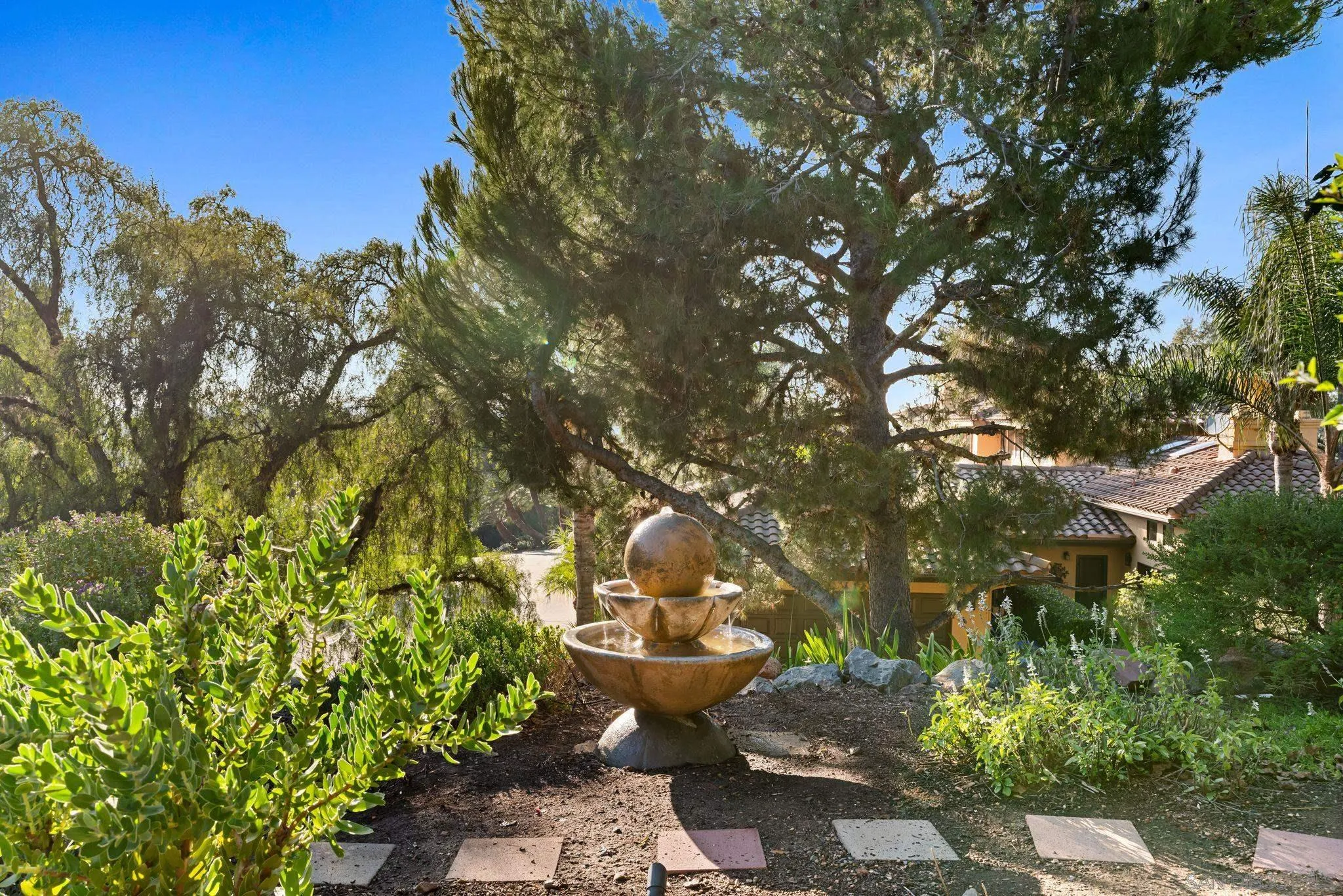 3369 Rocking Horse Cir