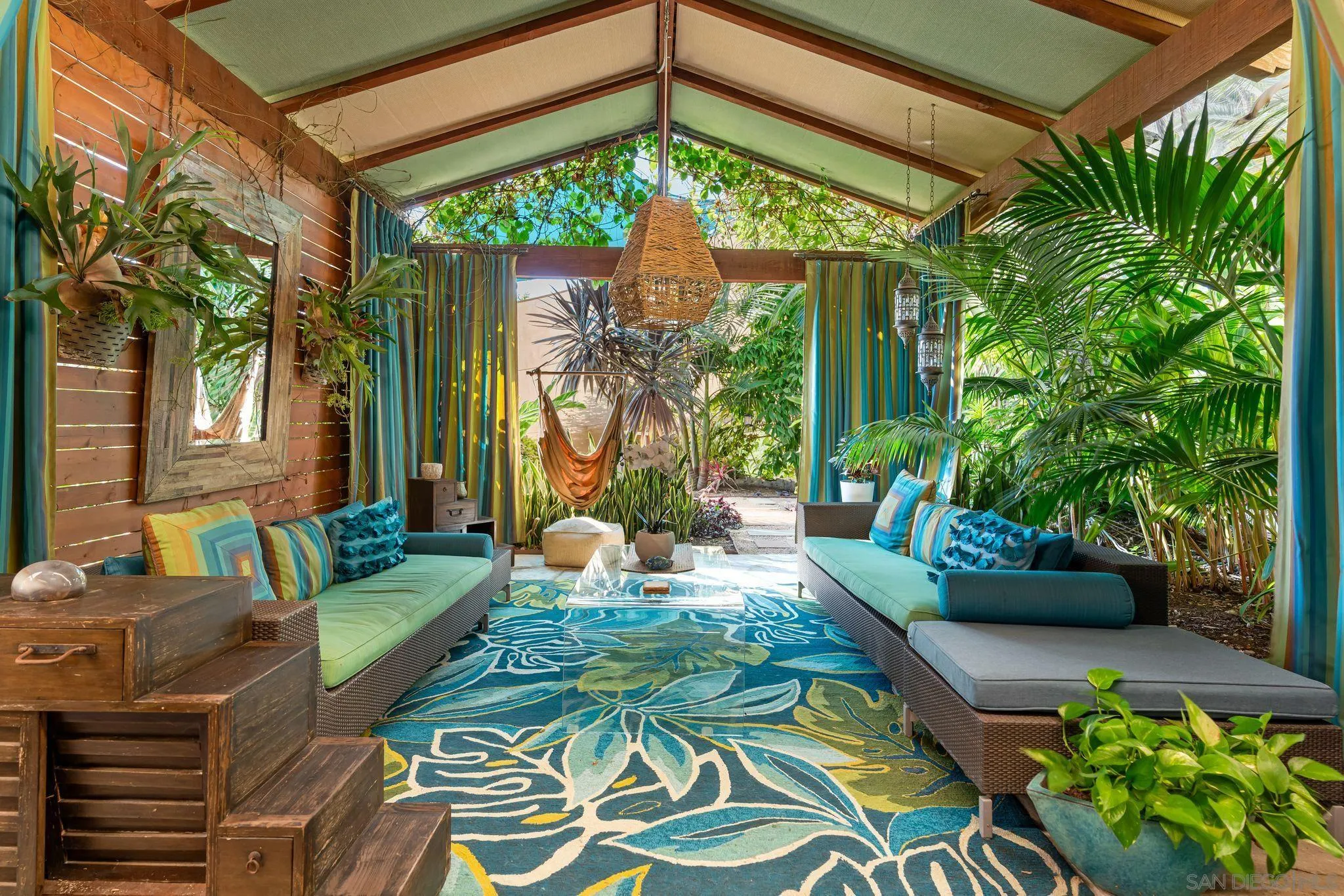 3369 Rocking Horse Cir