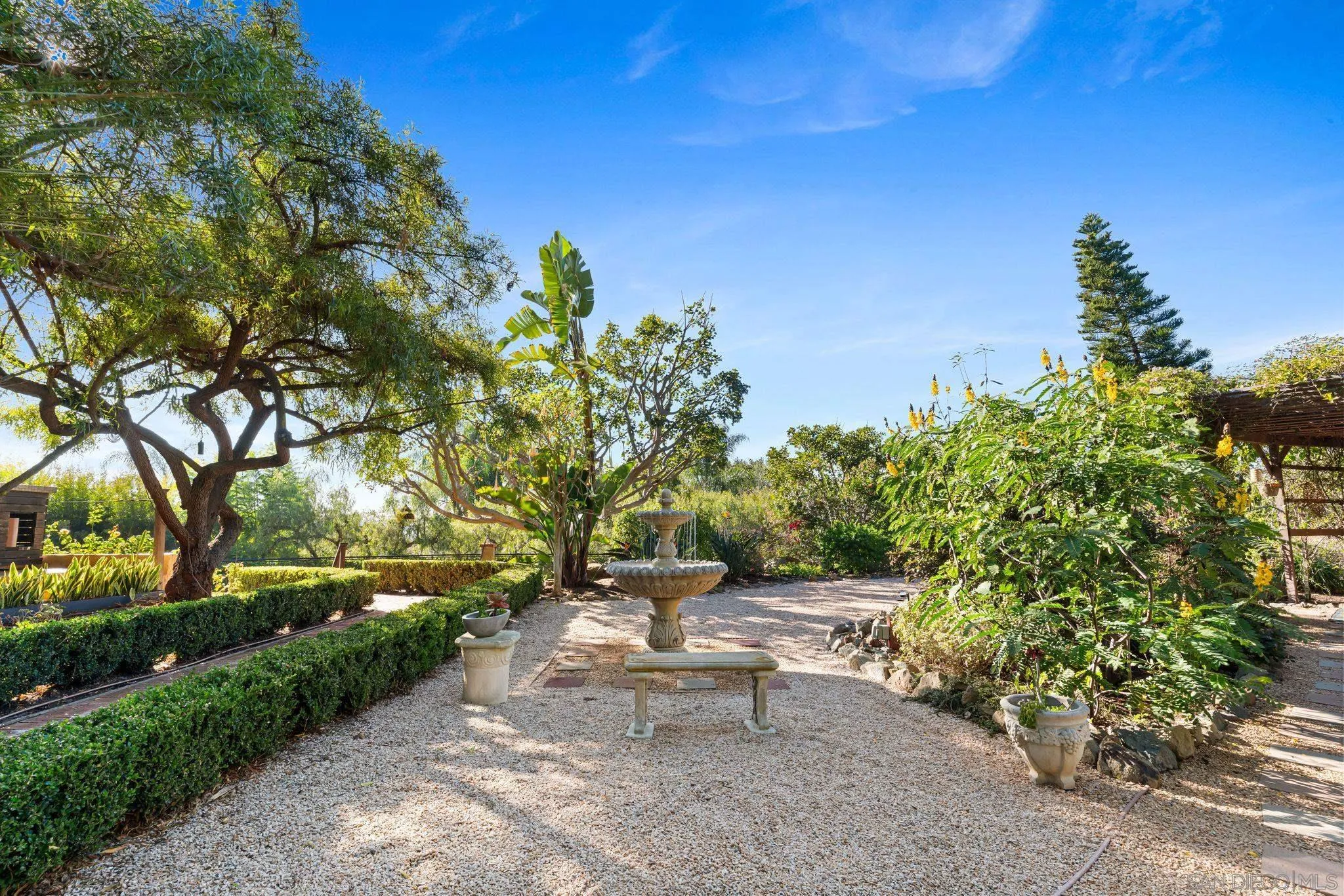 3369 Rocking Horse Cir