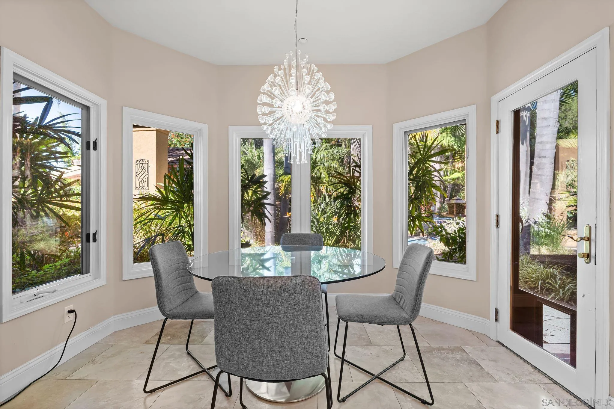 3369 Rocking Horse Cir