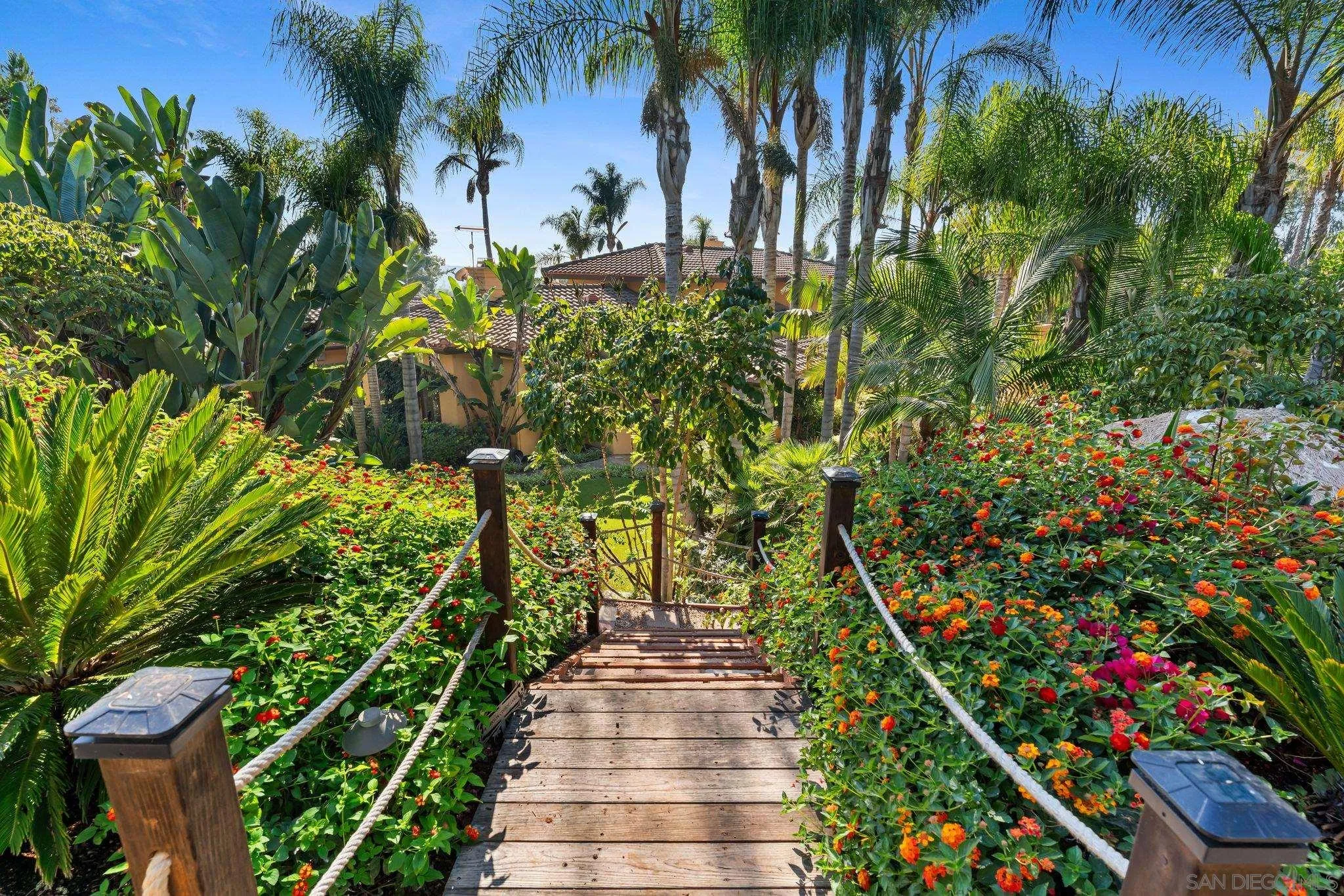 3369 Rocking Horse Cir