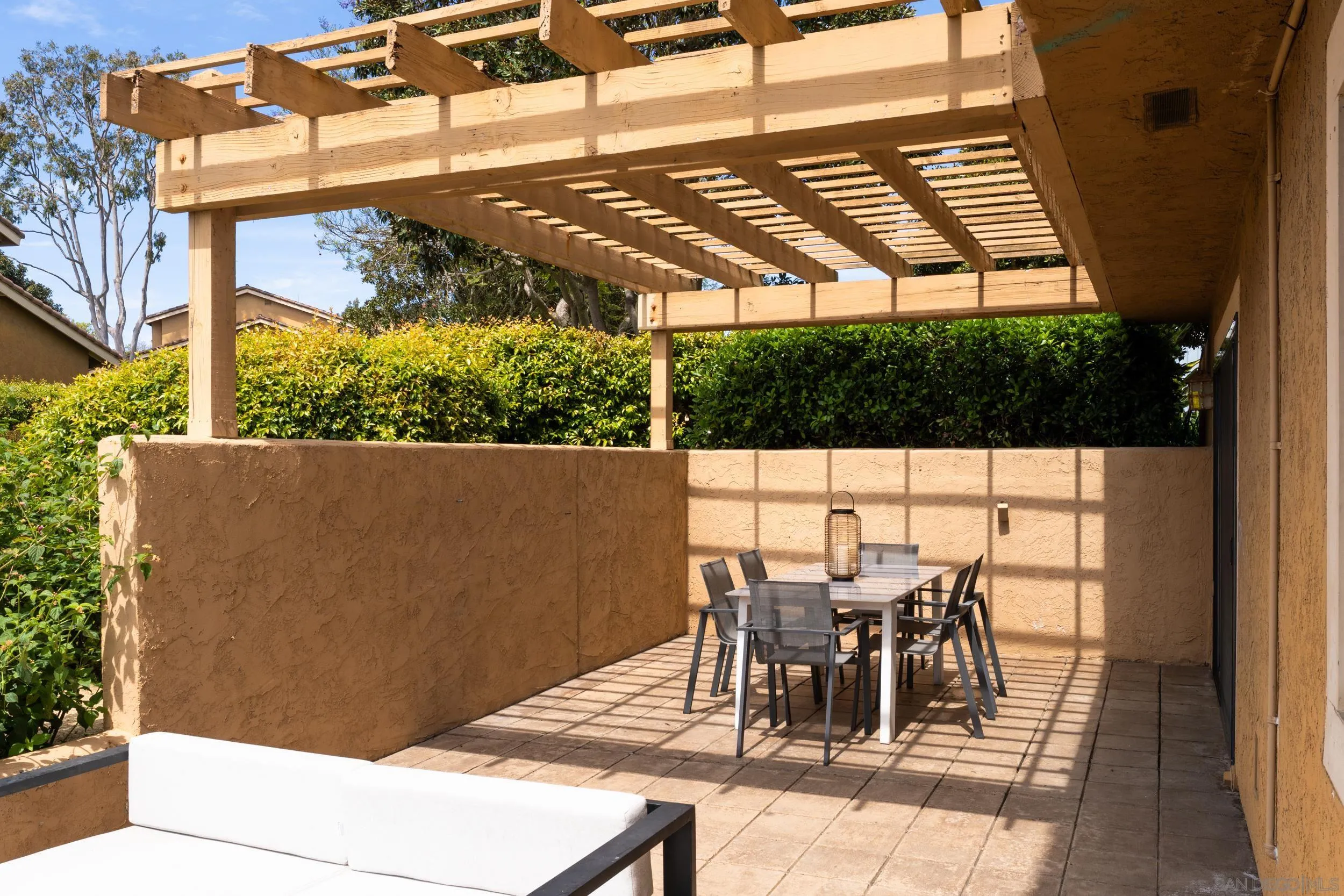 2575 Caminito Muirfield