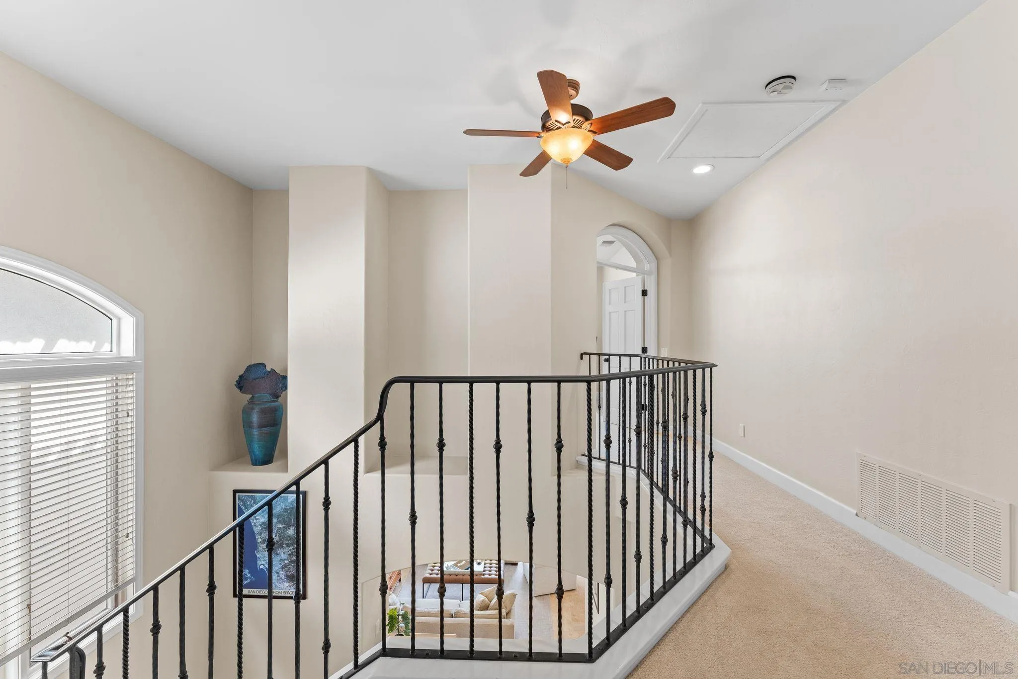 7713 Ivanhoe Ave.