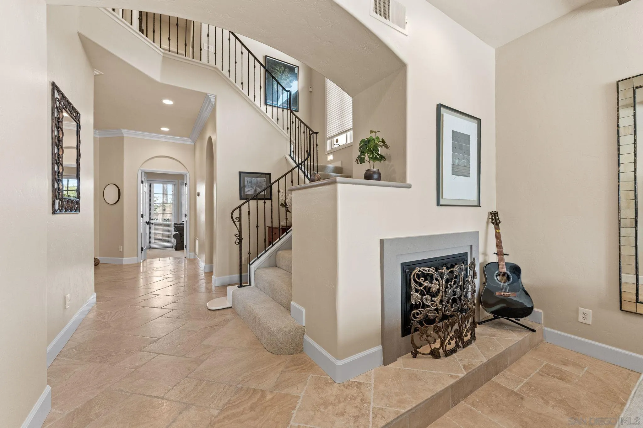 7713 Ivanhoe Ave.