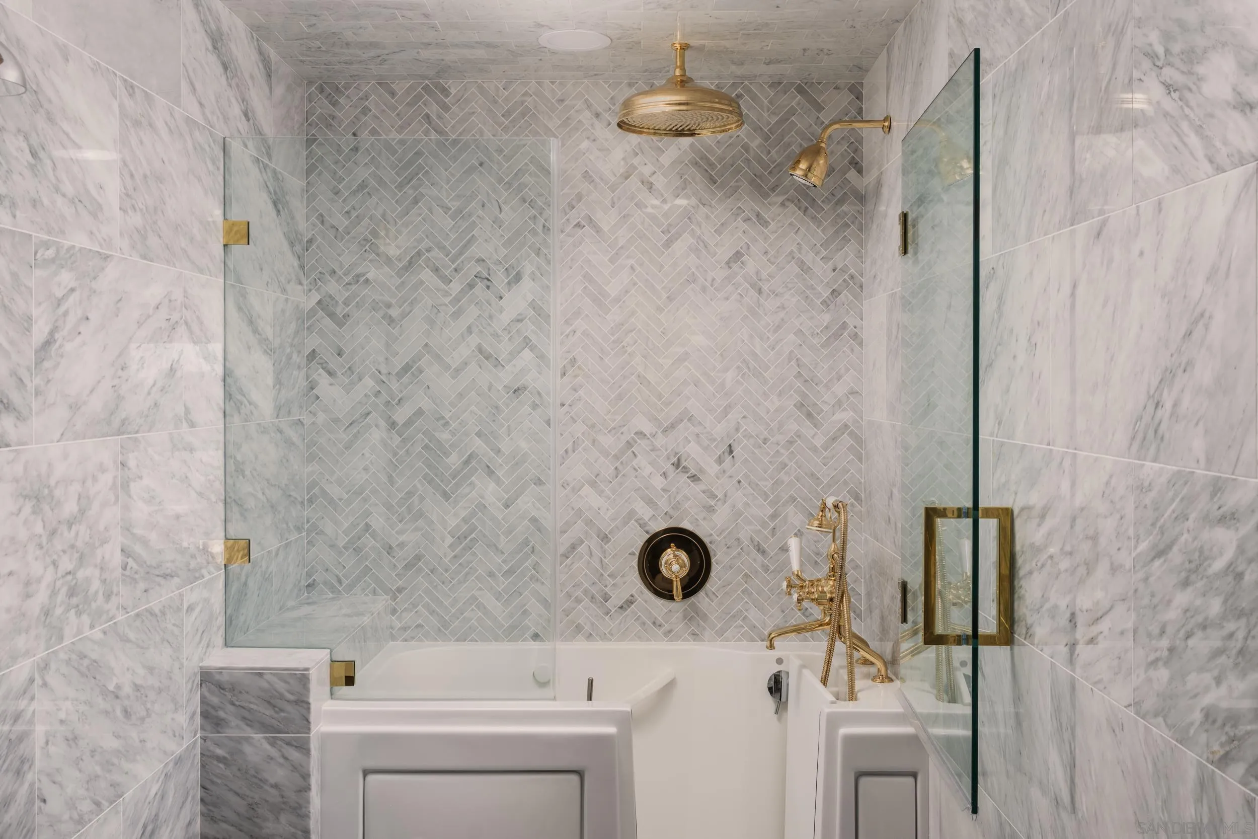 2206 Place Monaco