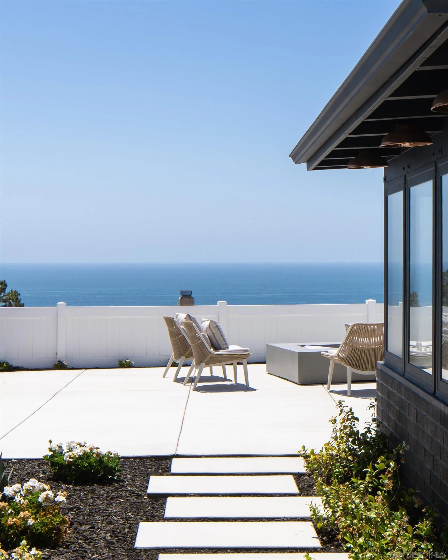2206 Place Monaco