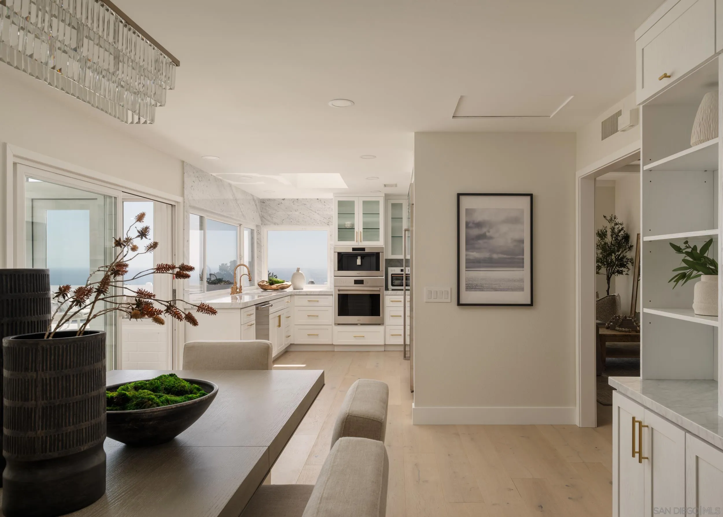 2206 Place Monaco