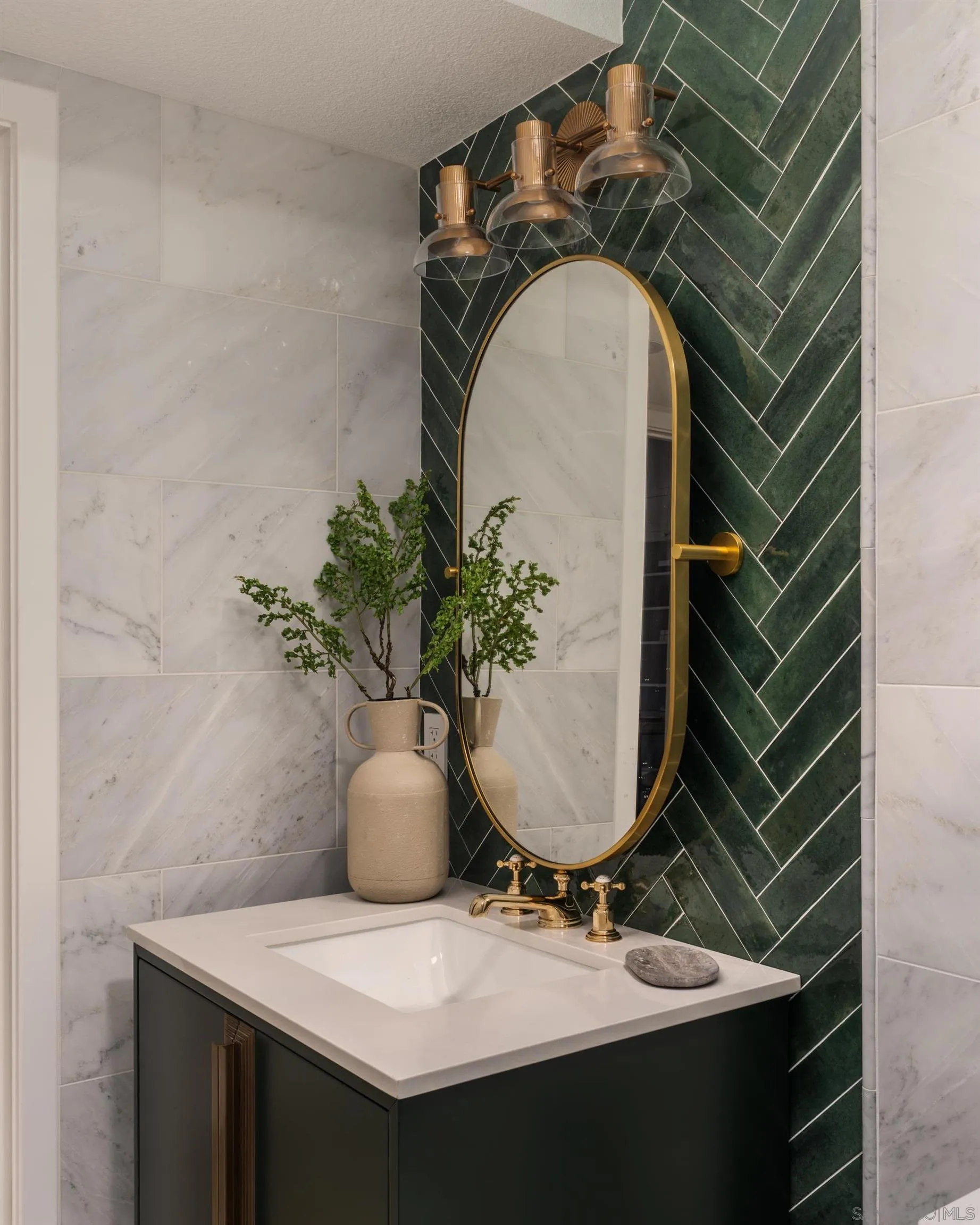 2206 Place Monaco
