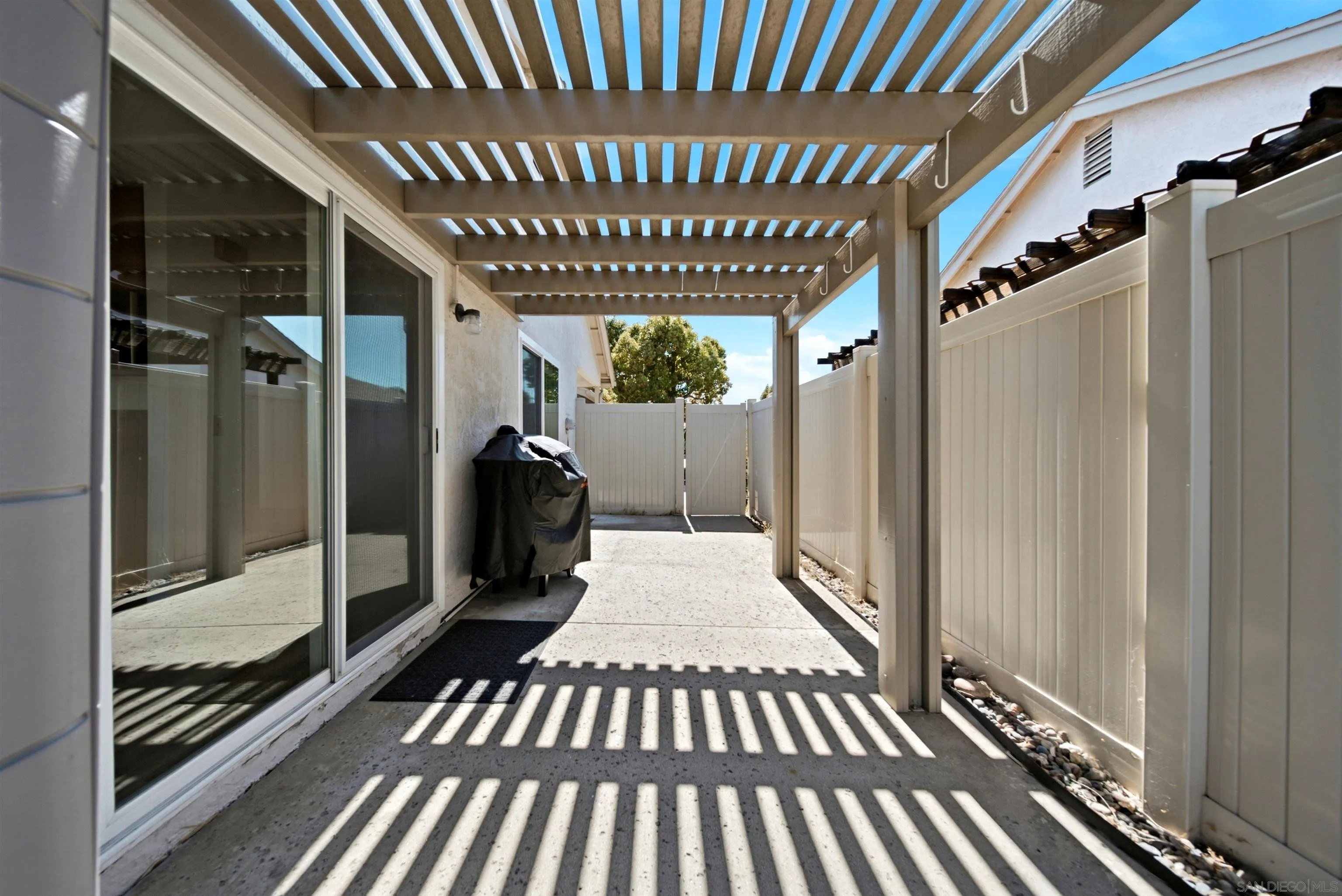 10979 Via Abaca