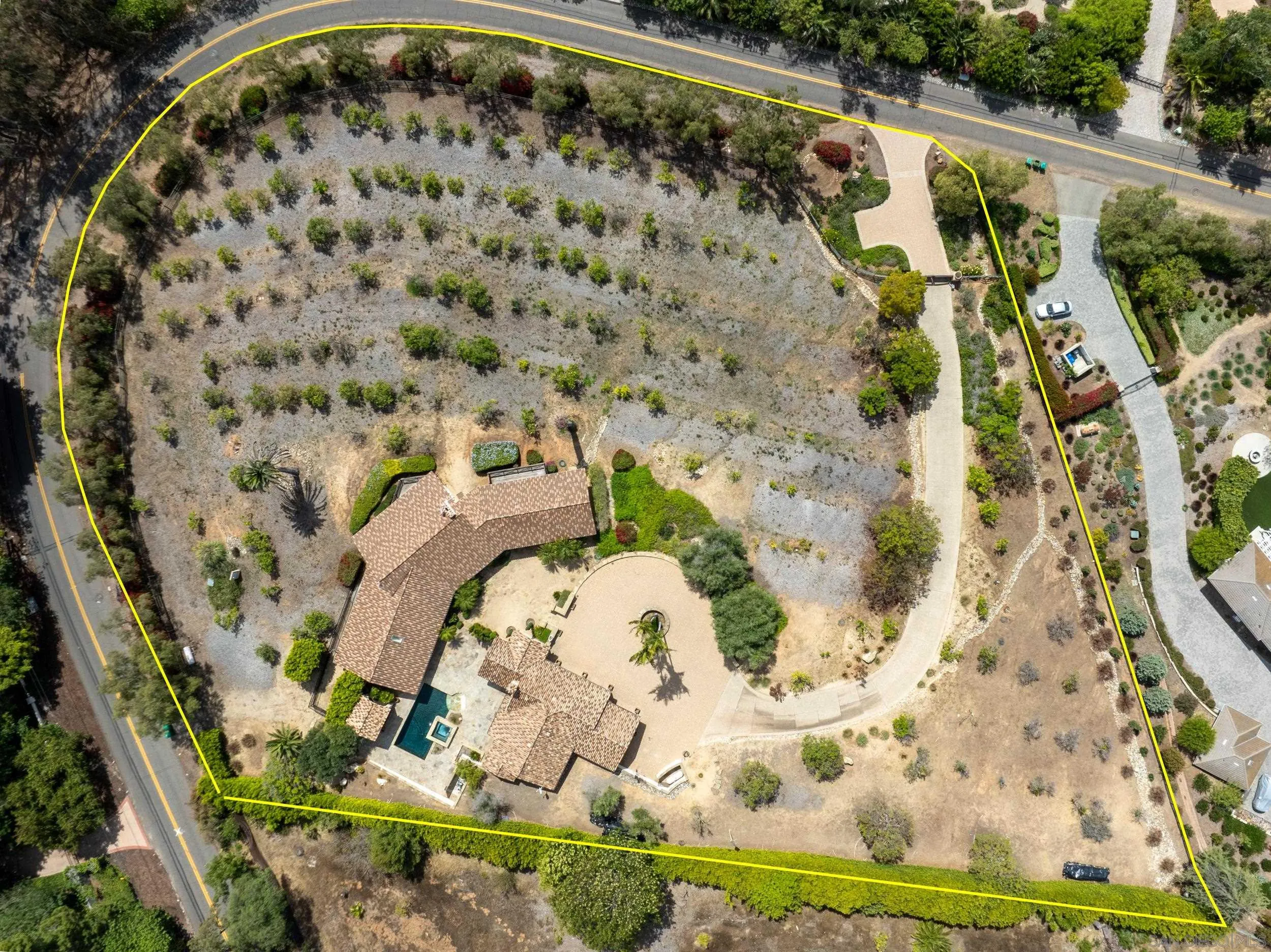 6858 Las Colinas