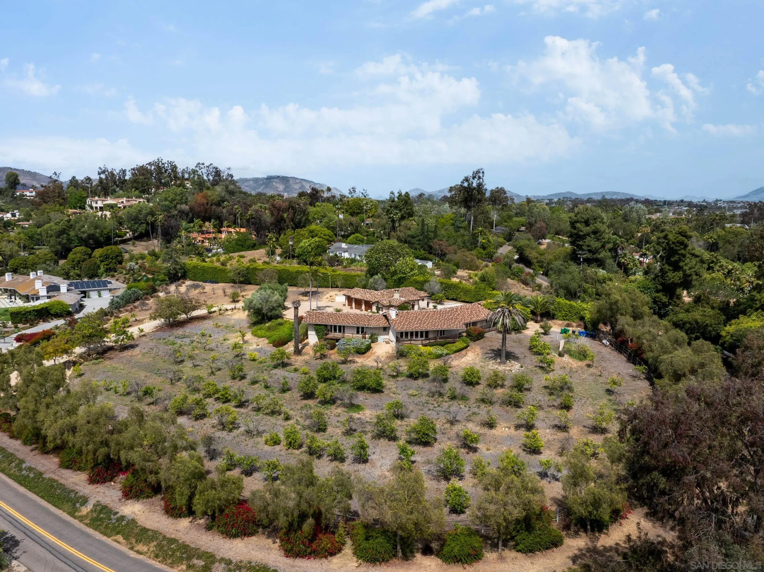 6858 Las Colinas