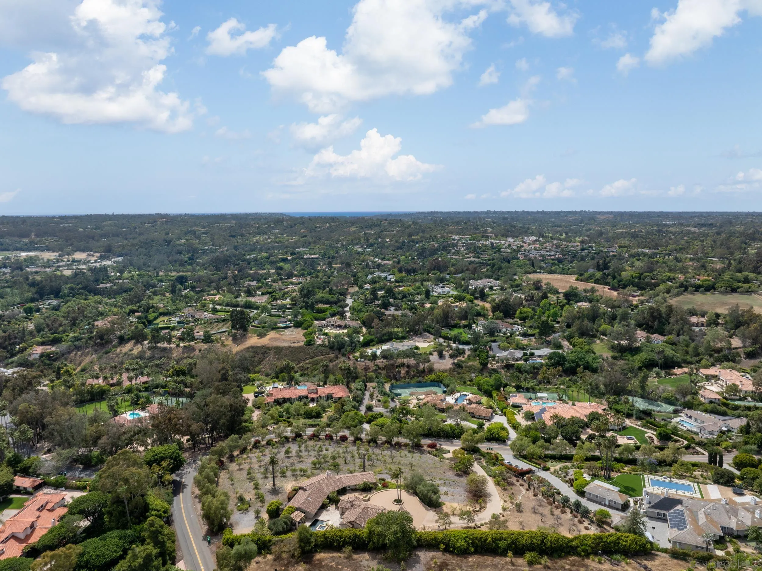 6858 Las Colinas