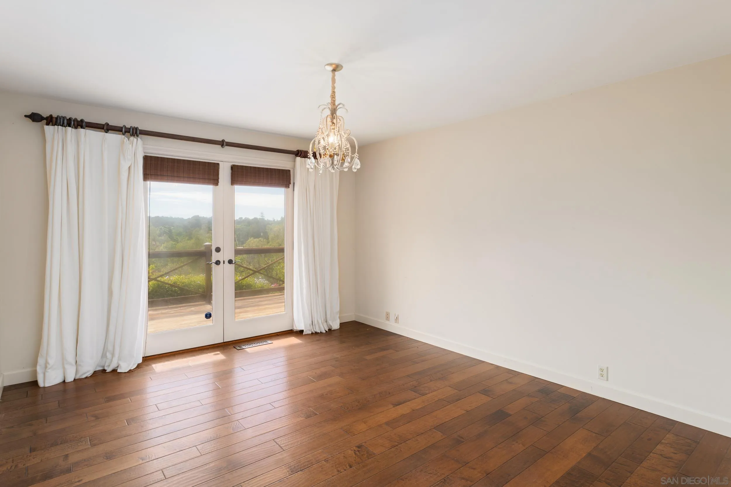 6858 Las Colinas