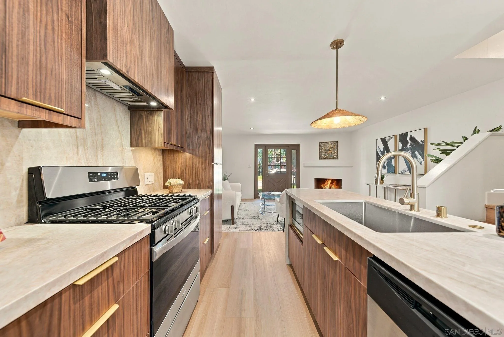 435 Woodlawn Ave Unit D