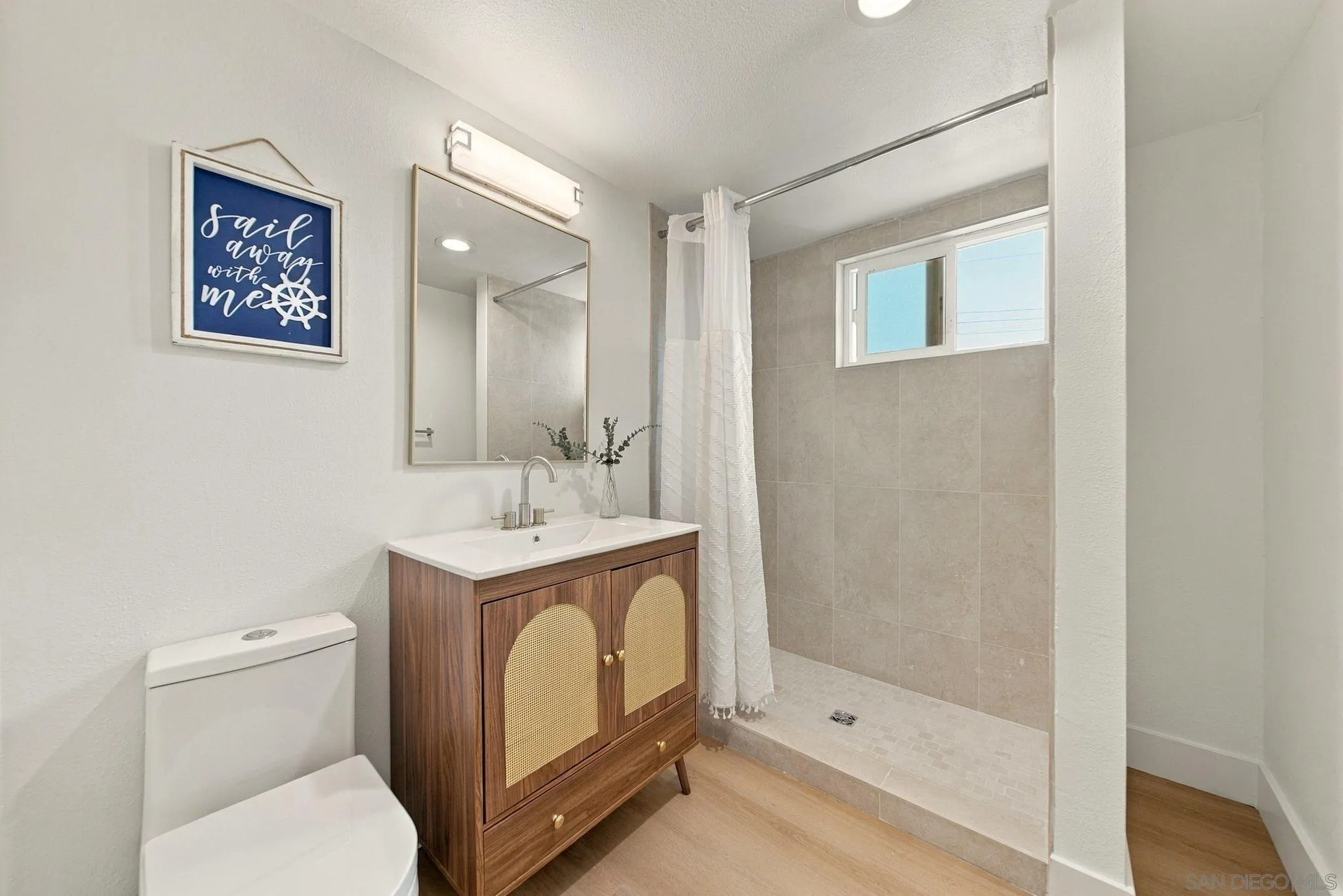 435 Woodlawn Ave Unit D