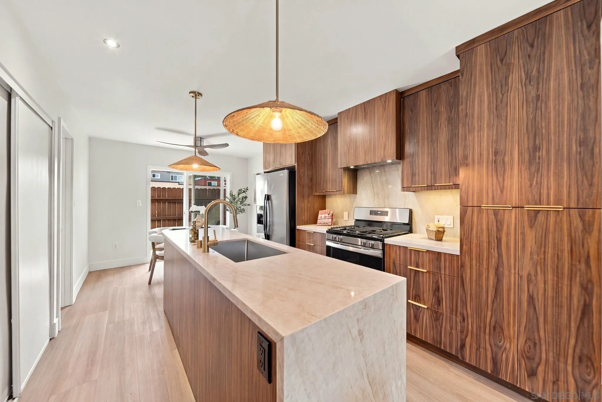 435 Woodlawn Ave Unit D