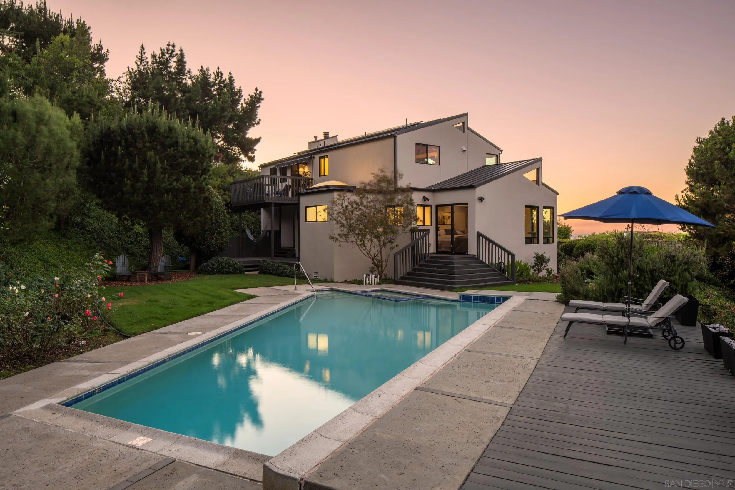 2551 Via Viesta