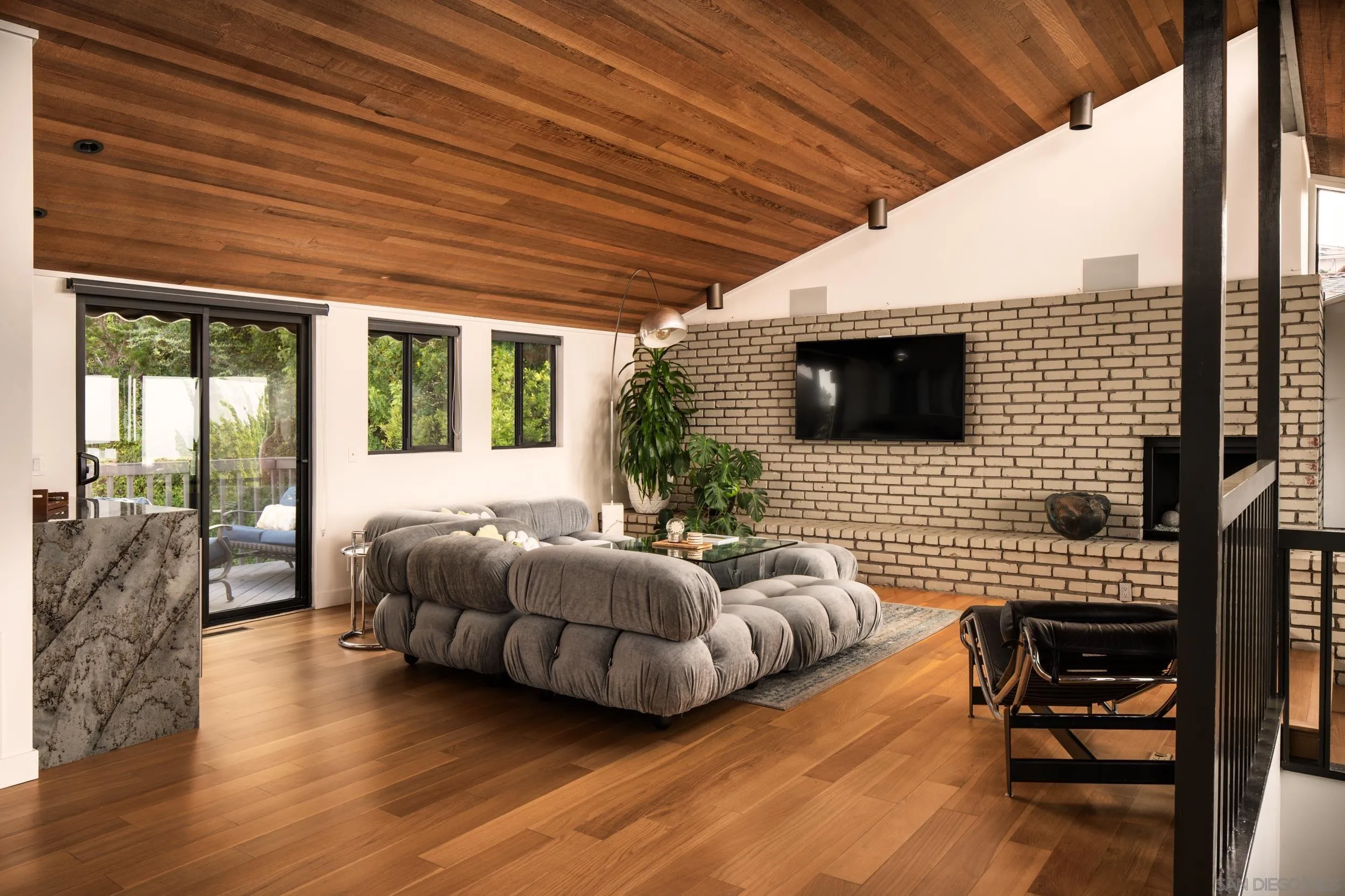 2551 Via Viesta