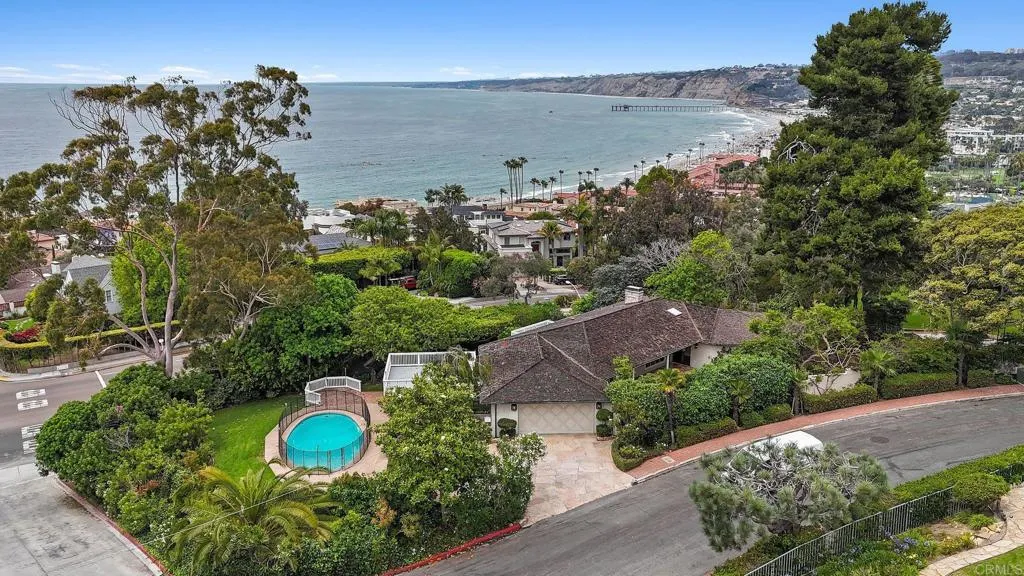 7851 Hillside Drive