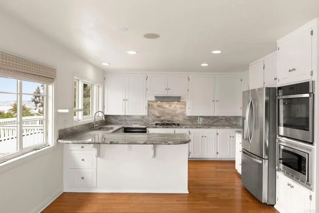 7851 Hillside Drive
