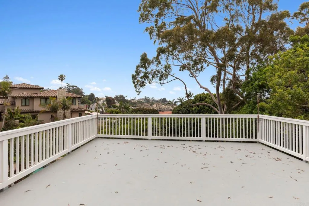7851 Hillside Drive