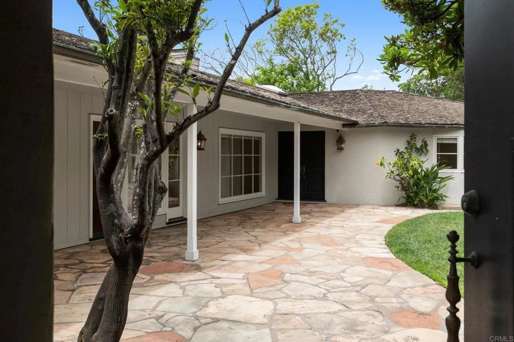 7851 Hillside Drive