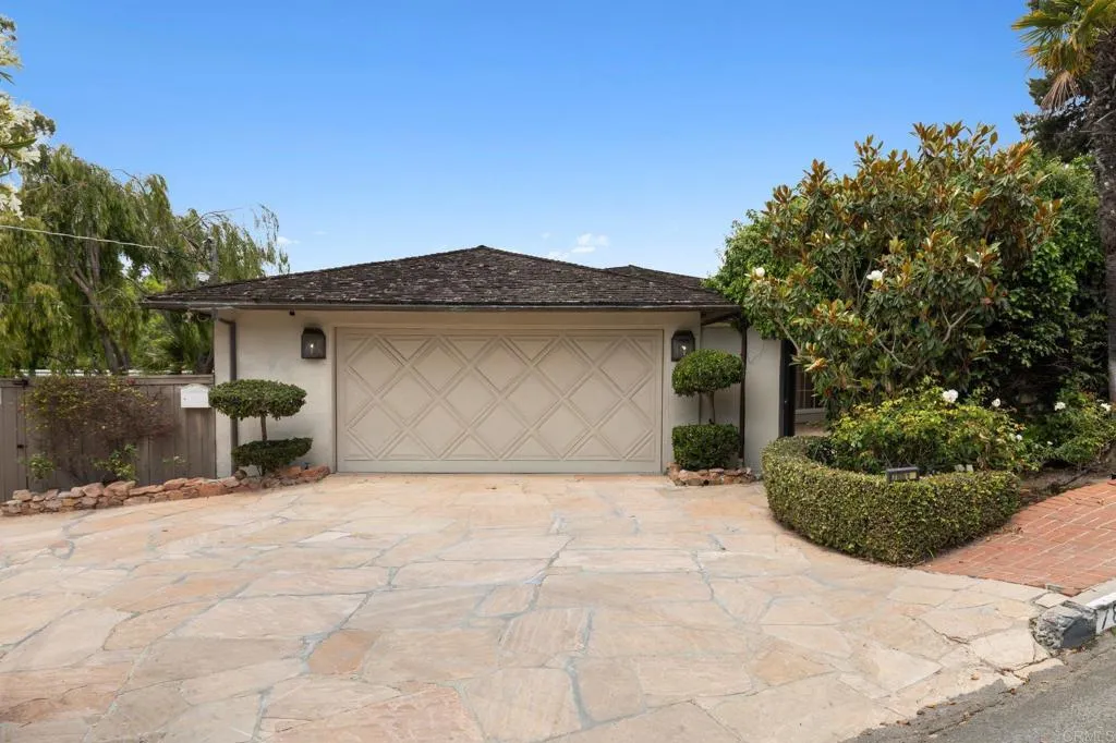 7851 Hillside Drive