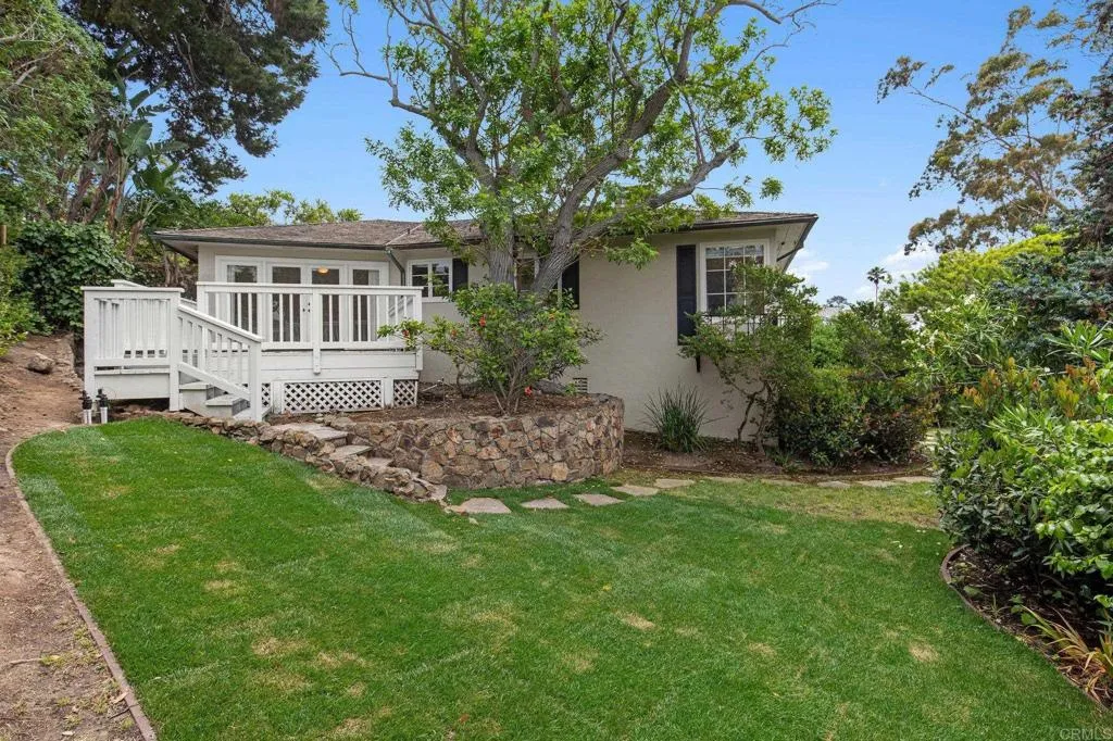 7851 Hillside Drive