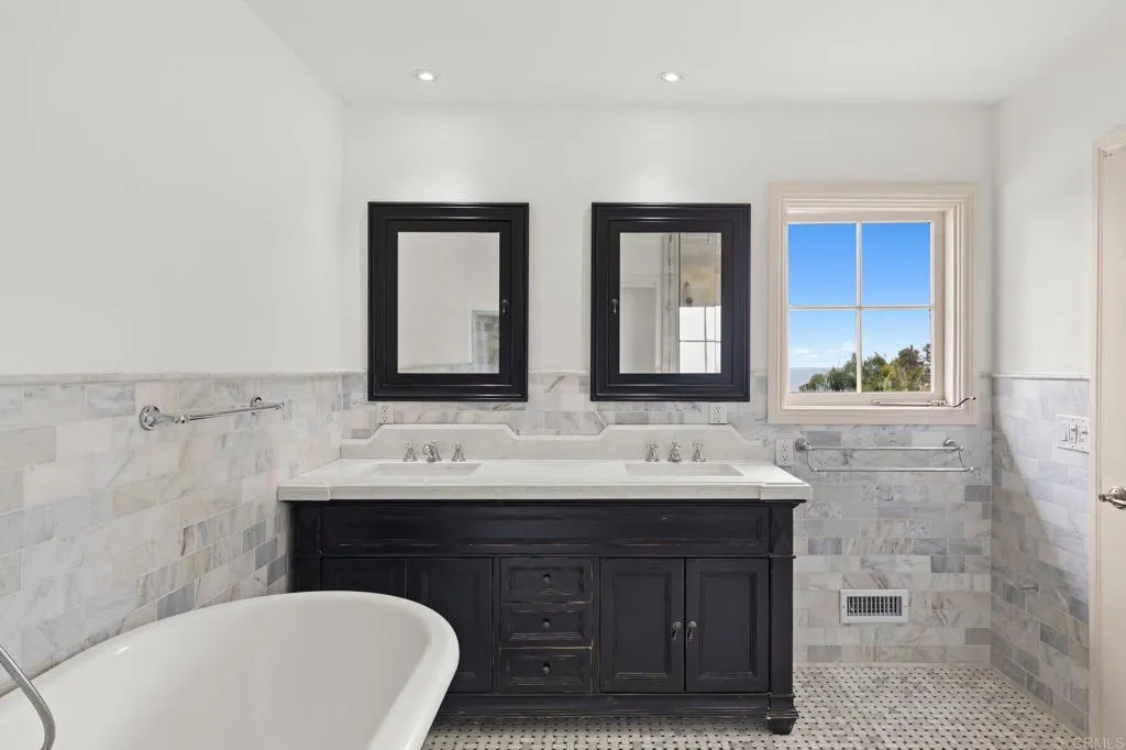7851 Hillside Drive