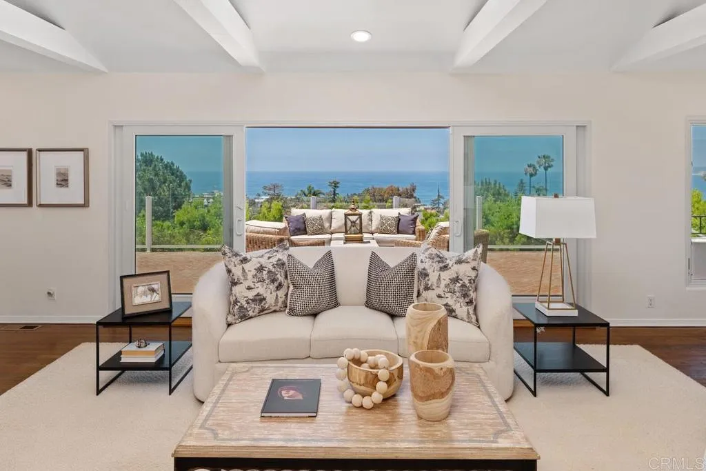1420 La Jolla Knoll
