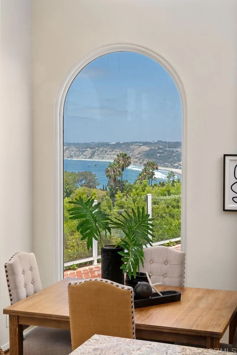 1420 La Jolla Knoll