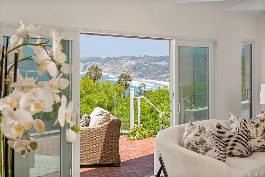 1420 La Jolla Knoll