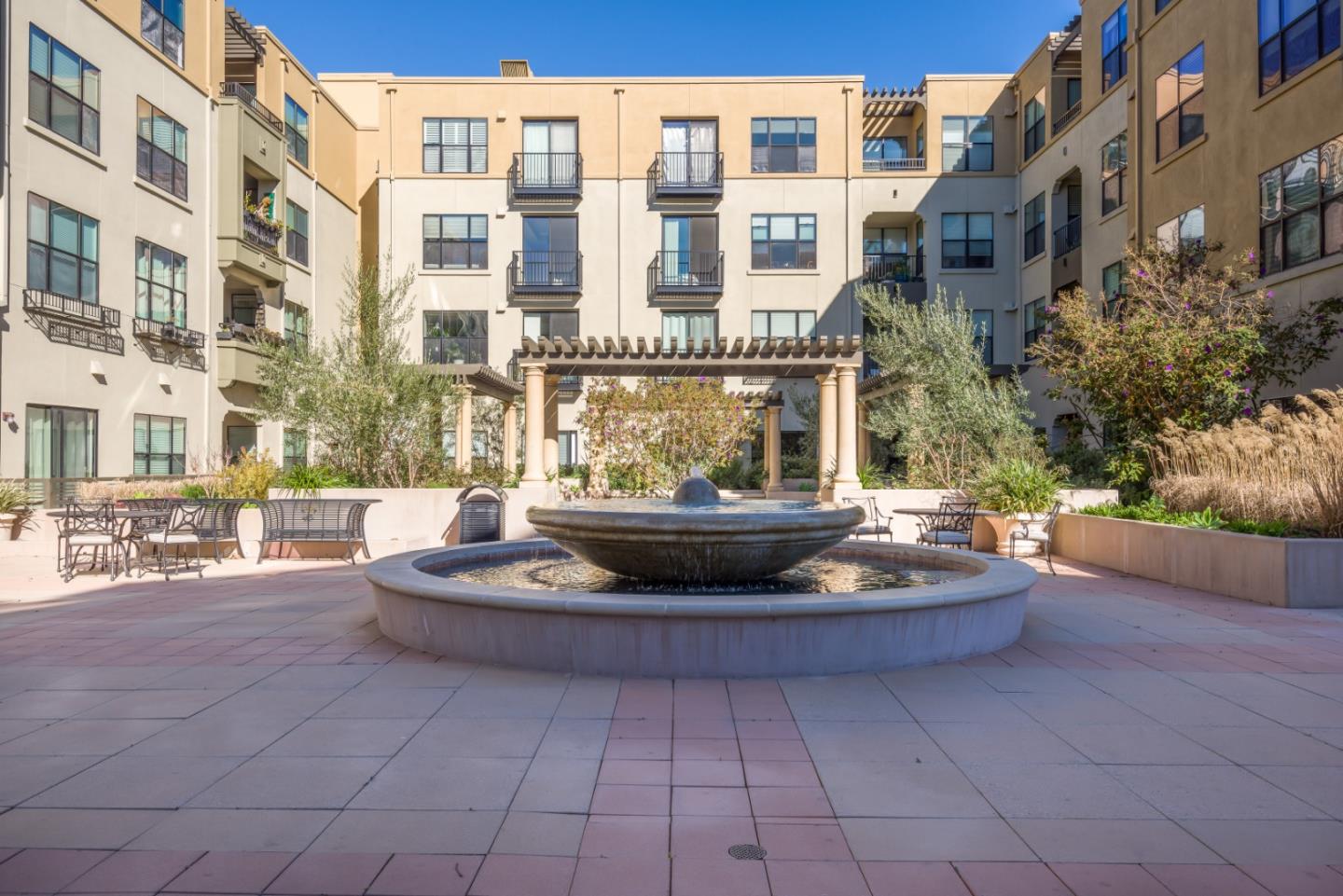 1001 Laurel Street 214