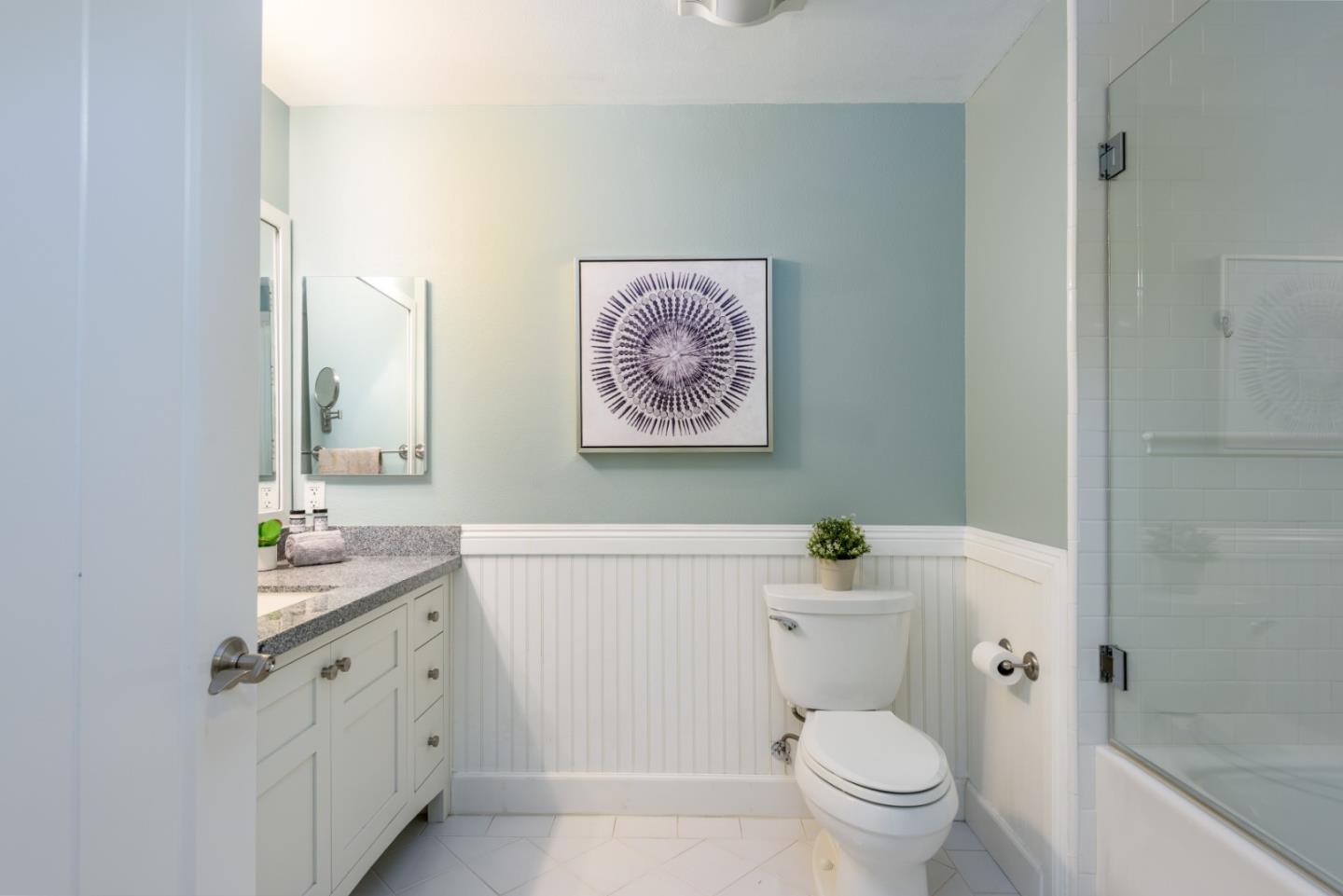 1001 Laurel Street 214