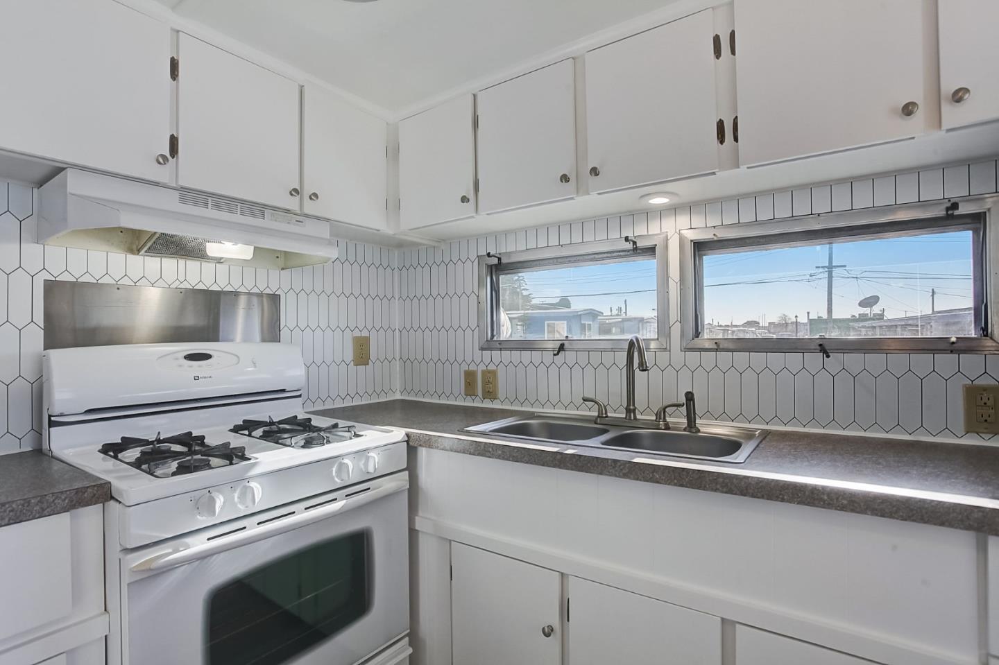 1700 El Camino Real Unit: 17-11