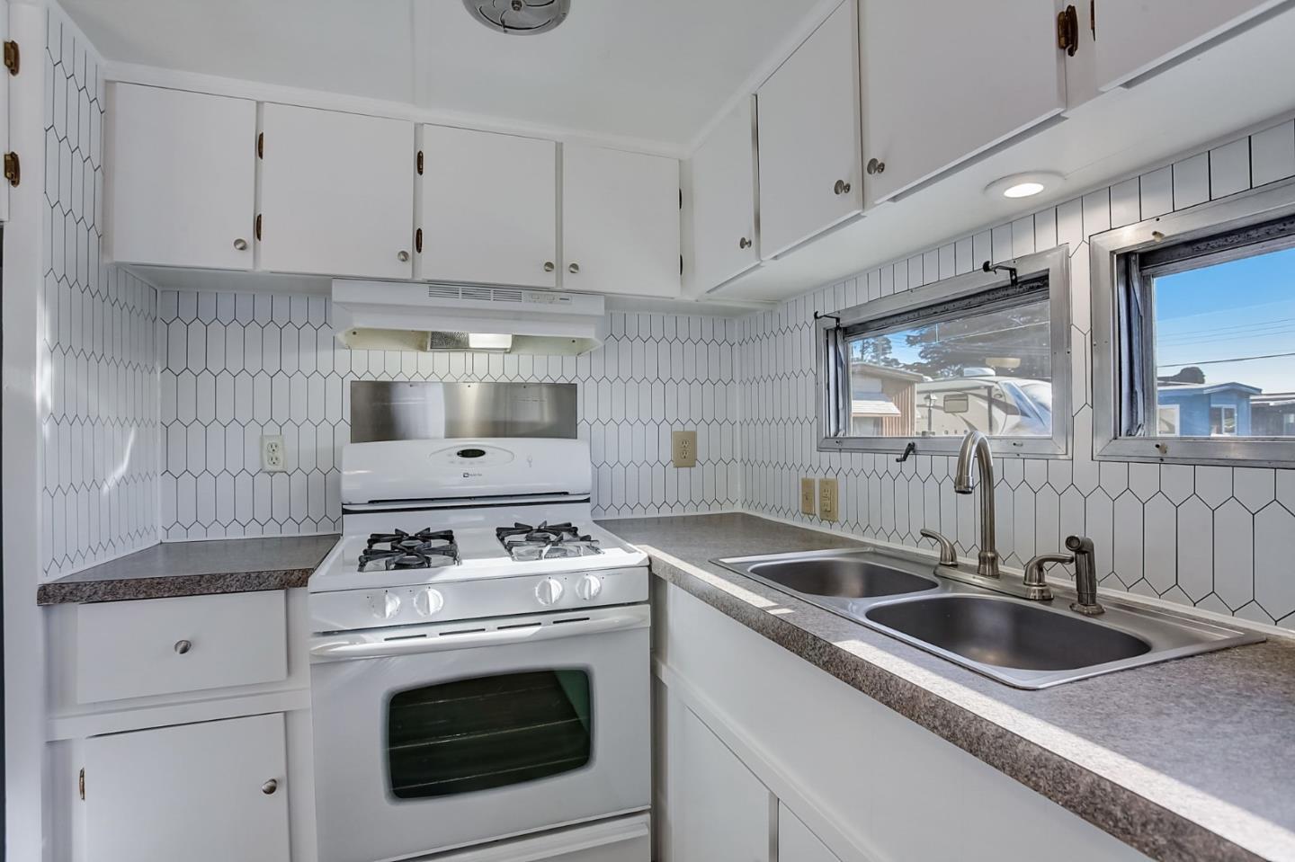 1700 El Camino Real Unit: 17-11