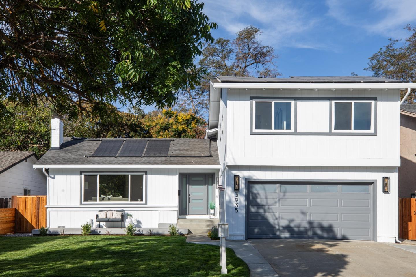 3935 Wellington Square