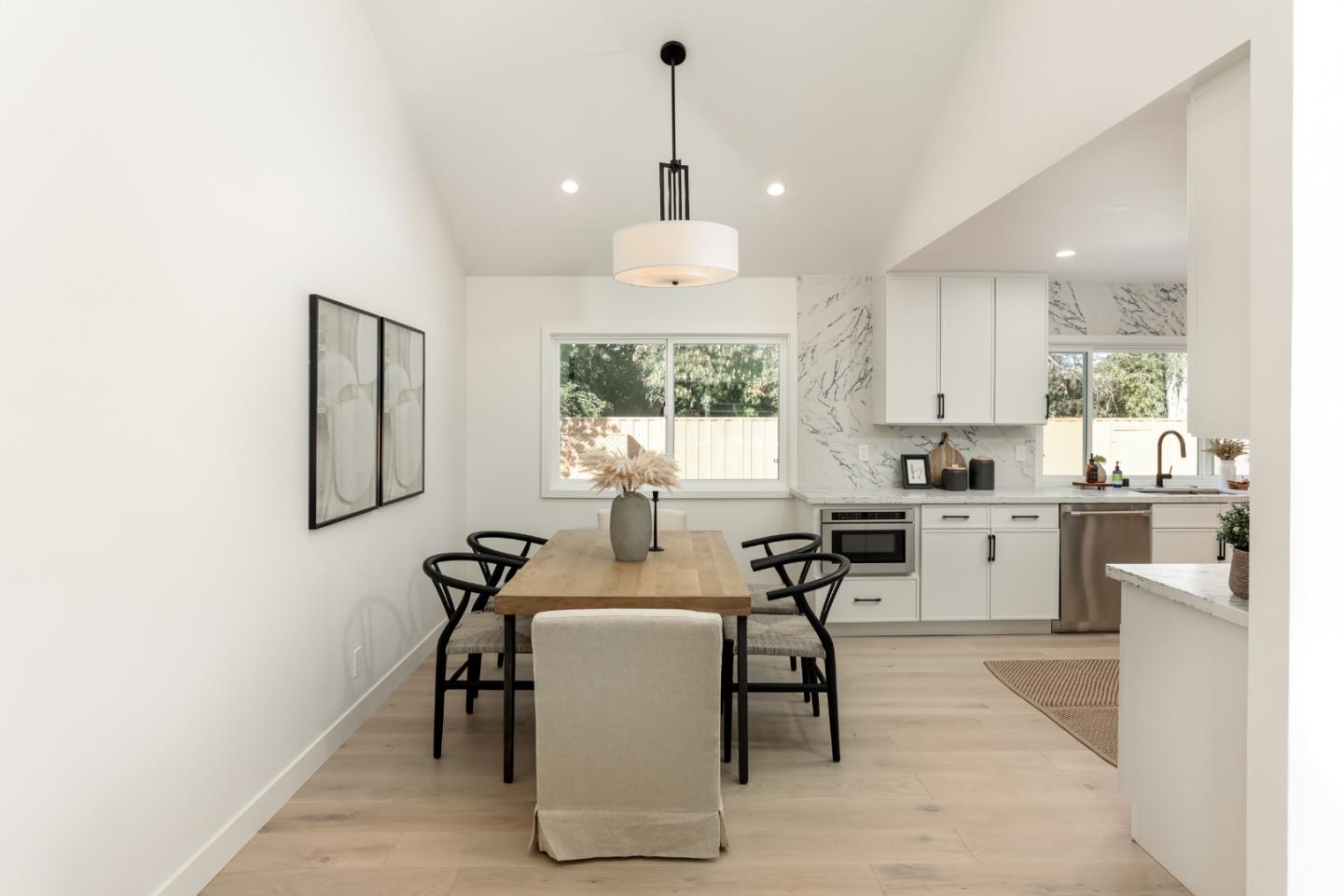 3935 Wellington Square