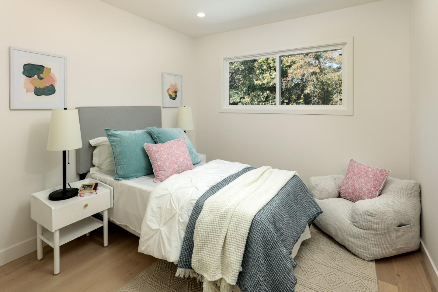 3935 Wellington Square