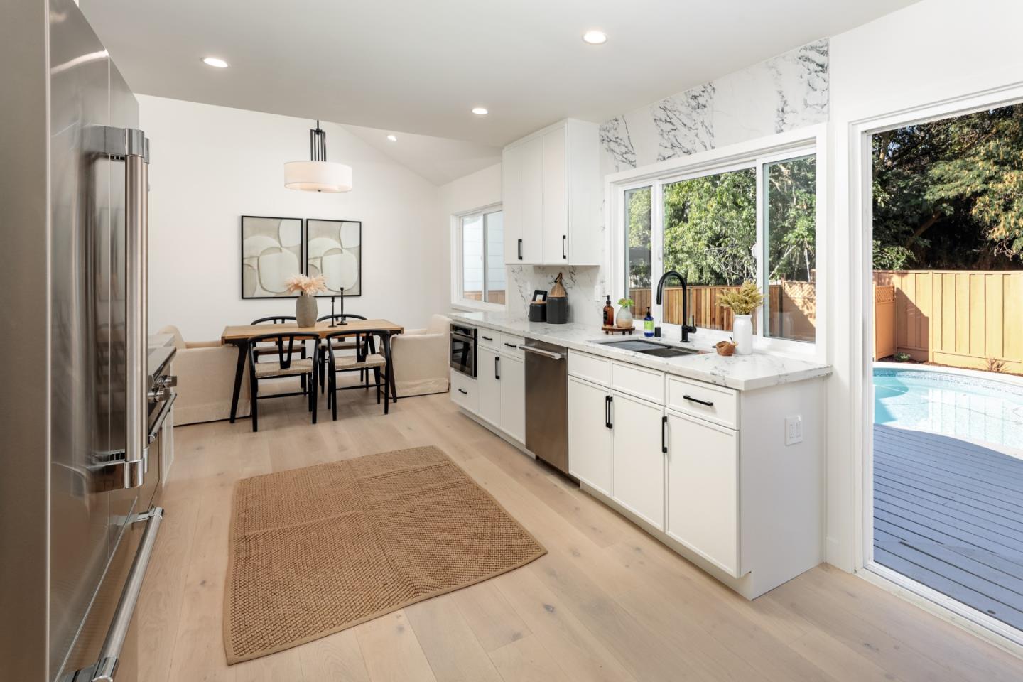 3935 Wellington Square