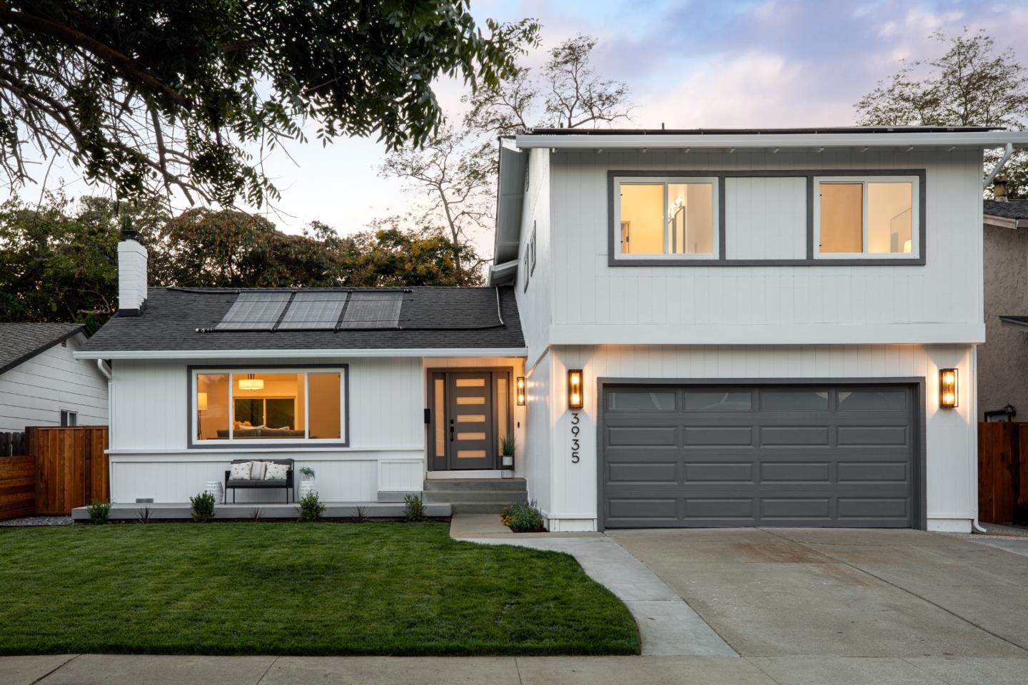 3935 Wellington Square