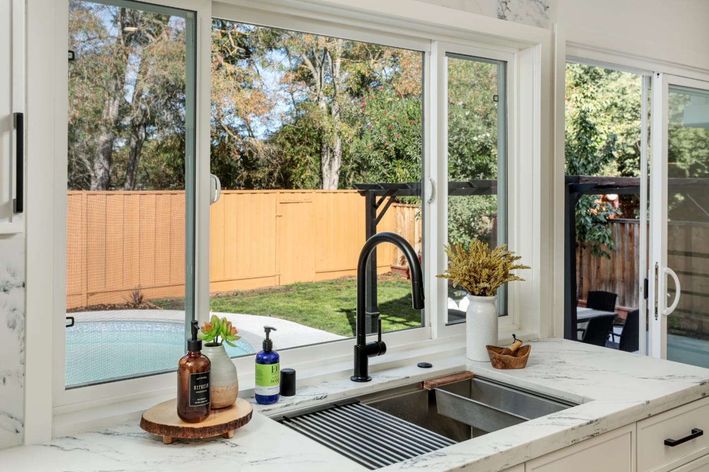 3935 Wellington Square