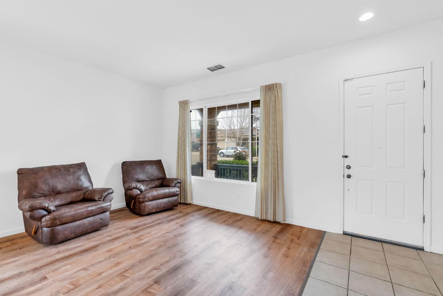 2527 Cambridge Drive